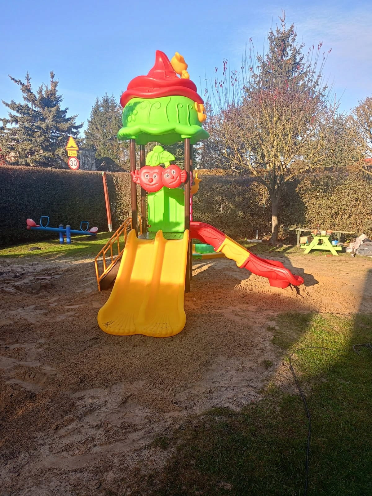 toys square for children with slide | PN:EN 1176 Certificate Dominant material synthetic material