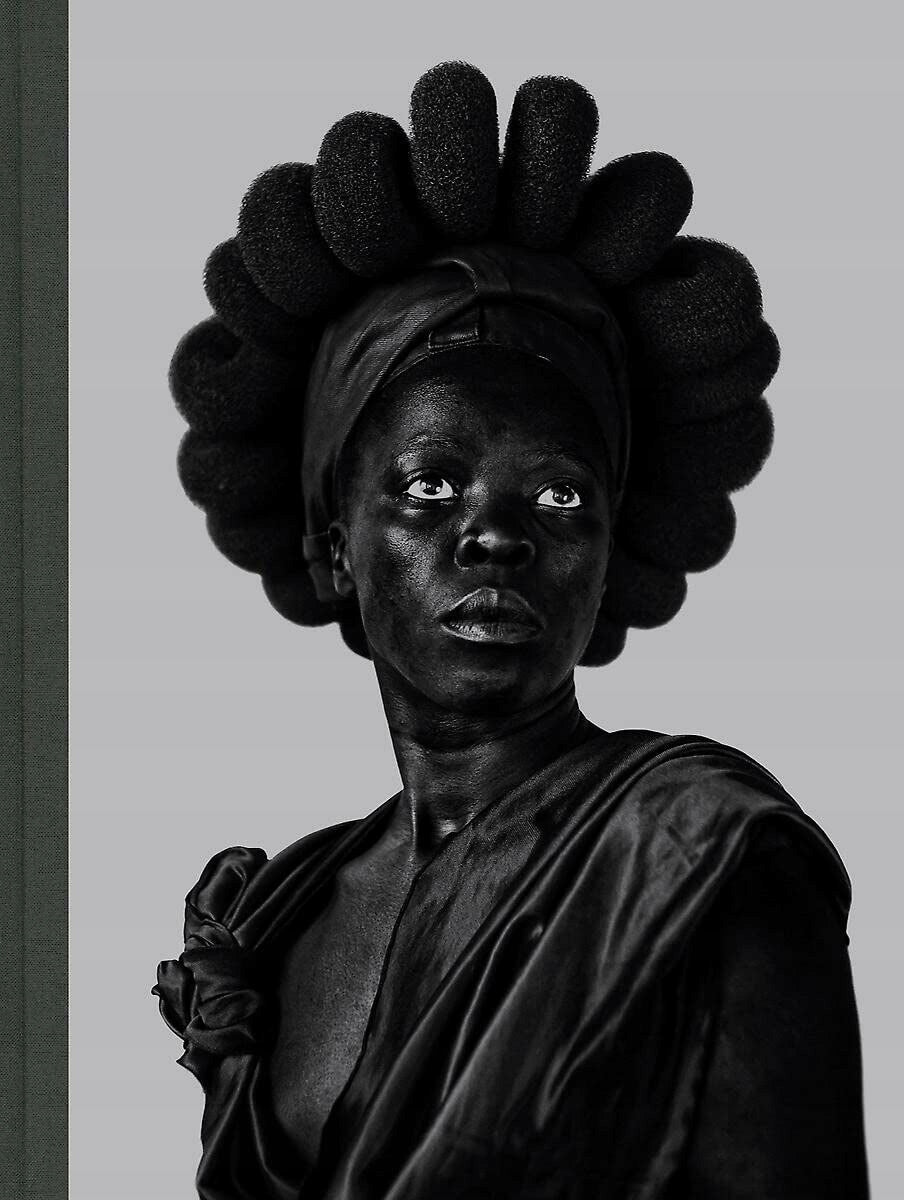 Zanele Muholi: Somnyama Ngonyama: Gegrüßet seist du der dunklen Löwin 