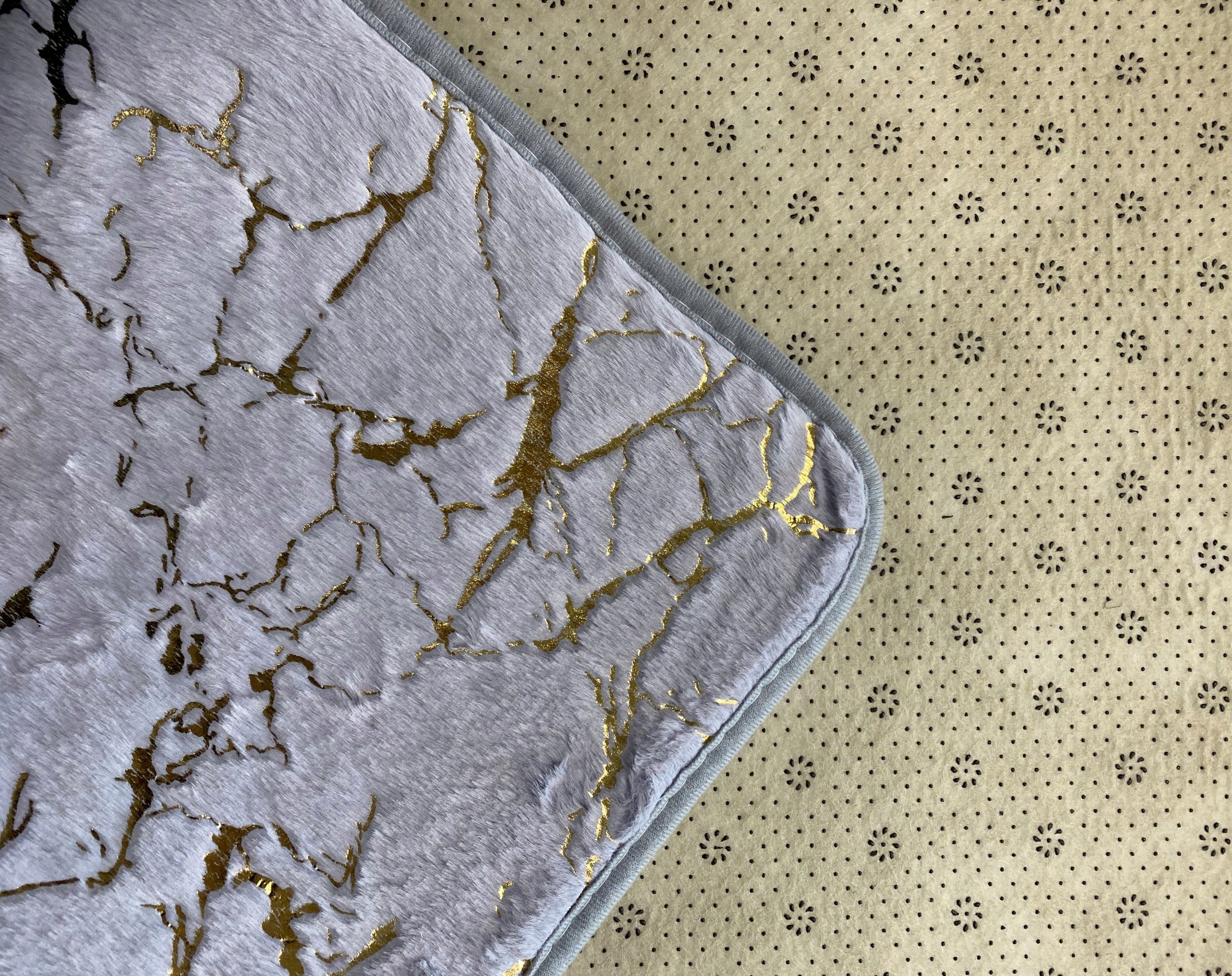 1 BATHROOM RUG NON-SLIP FLUFFY SOFT MARBLE GOLD 50x80cm Product width 50 cm
