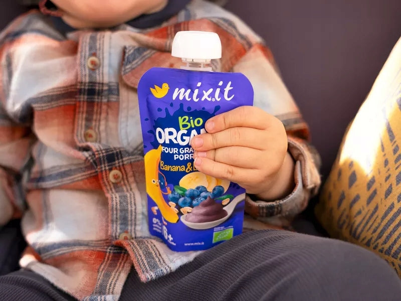 100% natural porridge with BIO bananas, berries and four-grain flakes Brand Mixit
