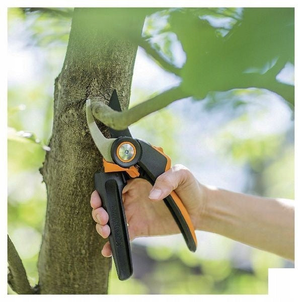 Kleine Astschere Fiskars PowerGear PX92 1023630 