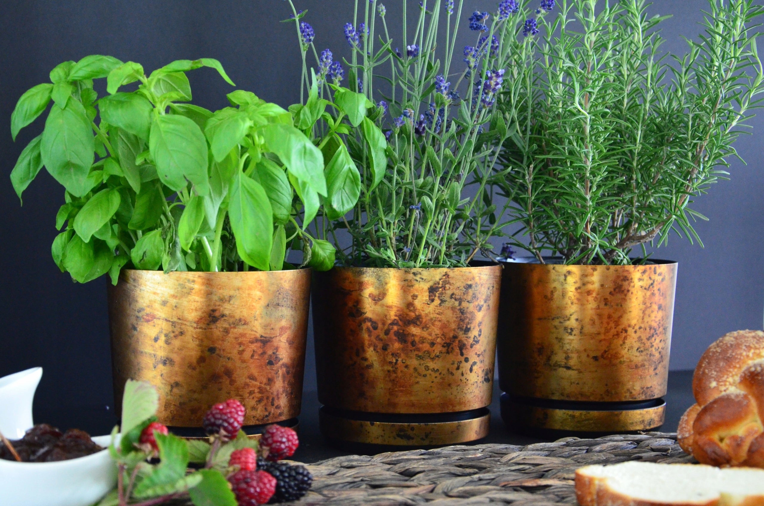 12 Flower pot with stand RUST effect antiquing metal rustic loft Manufacturer code DEKOR 12/033