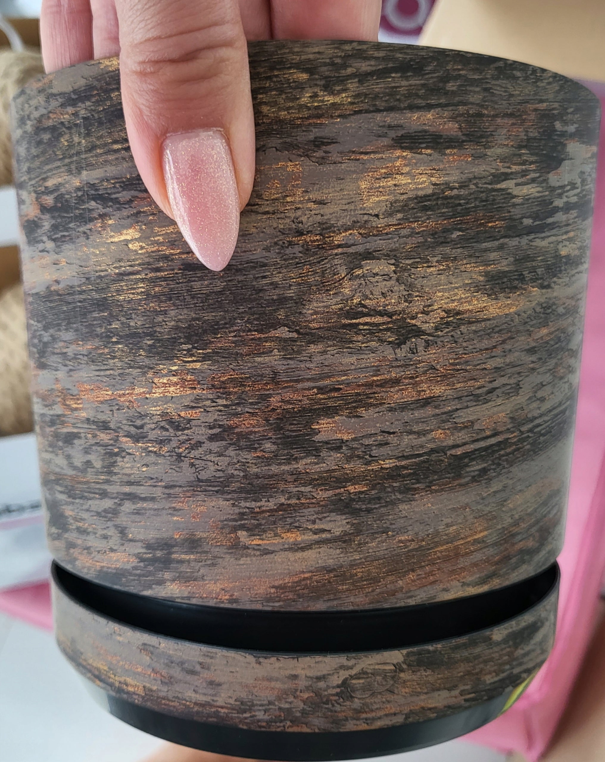14 pot with stand pattern RUSTY BARK imitation wood tree gold element Product height 13.5 cm