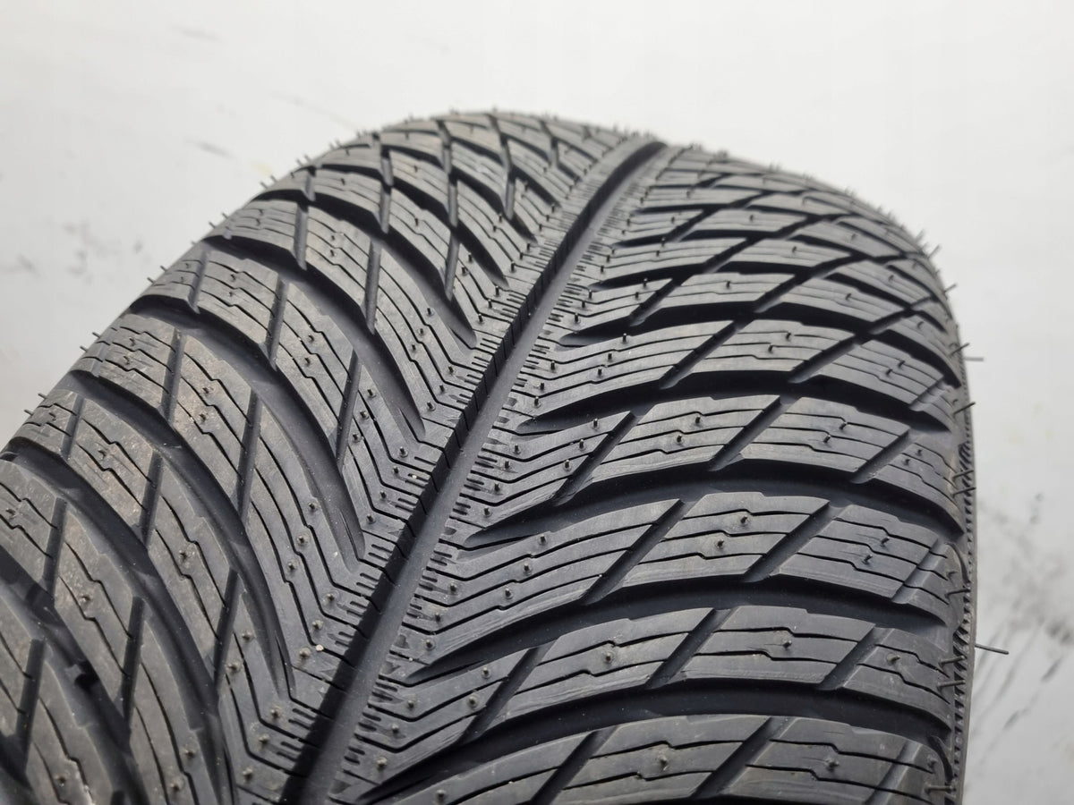 1x 235/40R19 96W Michelin Pilot Alpin 5 XL Year of manufacture 2025