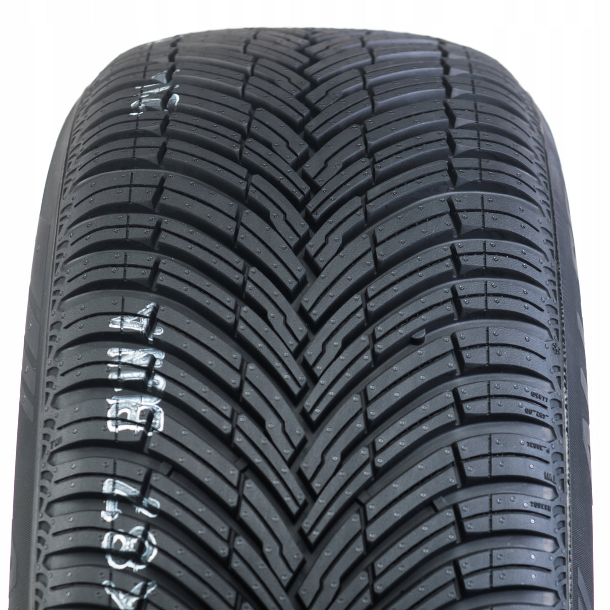 1x 235/45R17 Pirelli Cinturato All Season SF3 Number of tires offered 1 pc.