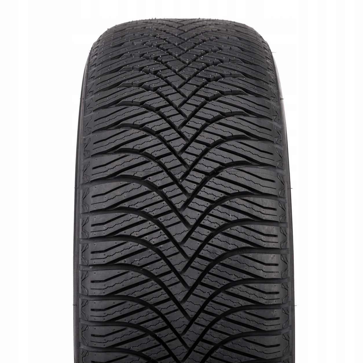 1x ALL-SEASON TYRE 235/45R17 Goodride Z-401 97W Number of tires offered 1 pc.