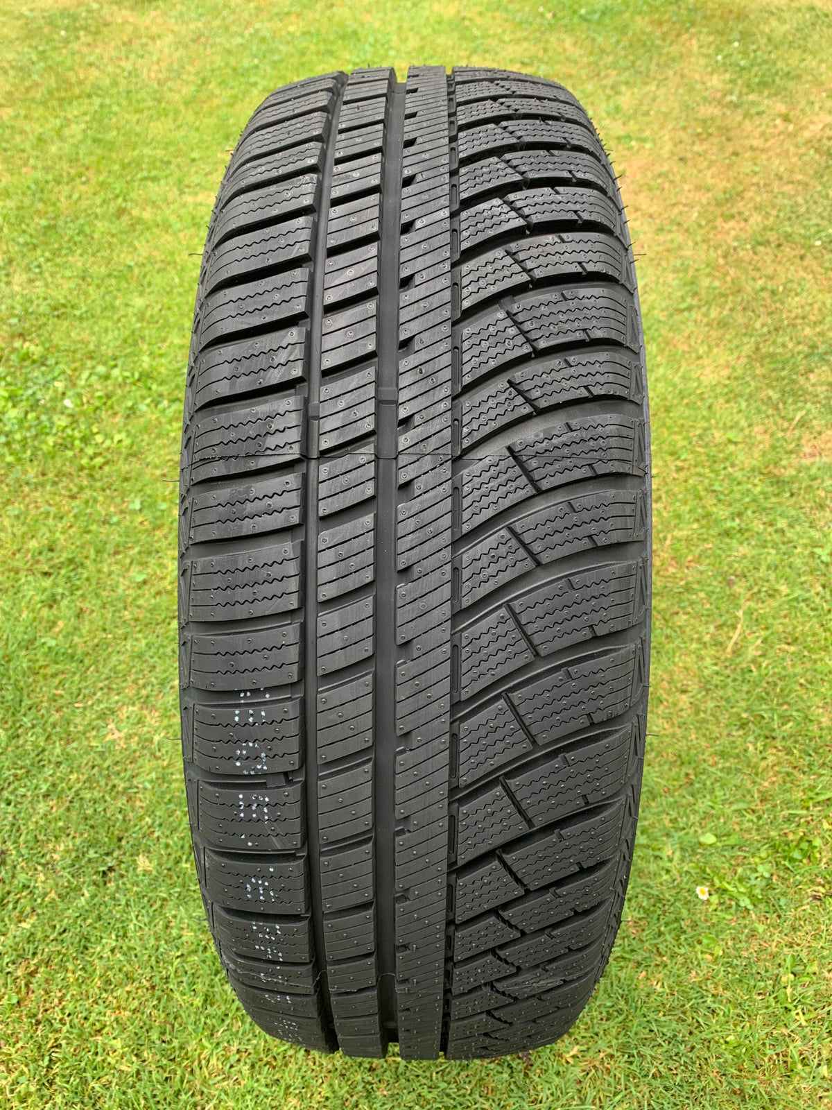 1x RoadX RX Motion 4S 195/55/16 195/55R16 195/55 R16 Year-round Season all-season