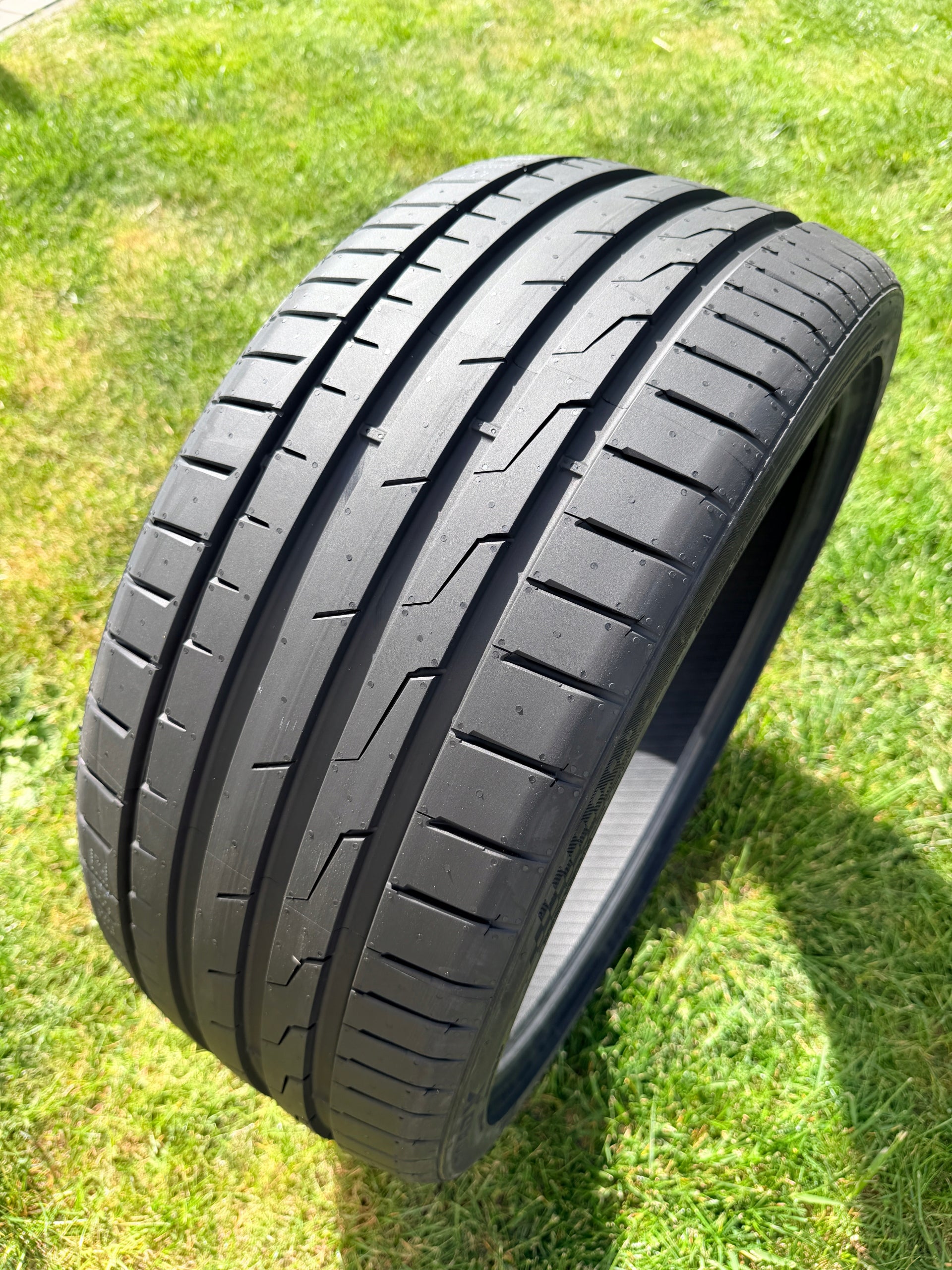 1x RoadX RX Motion DU71 245/40/20 245/40R20 245/40 R20 Rant Summer Number of tires offered 1 pc.