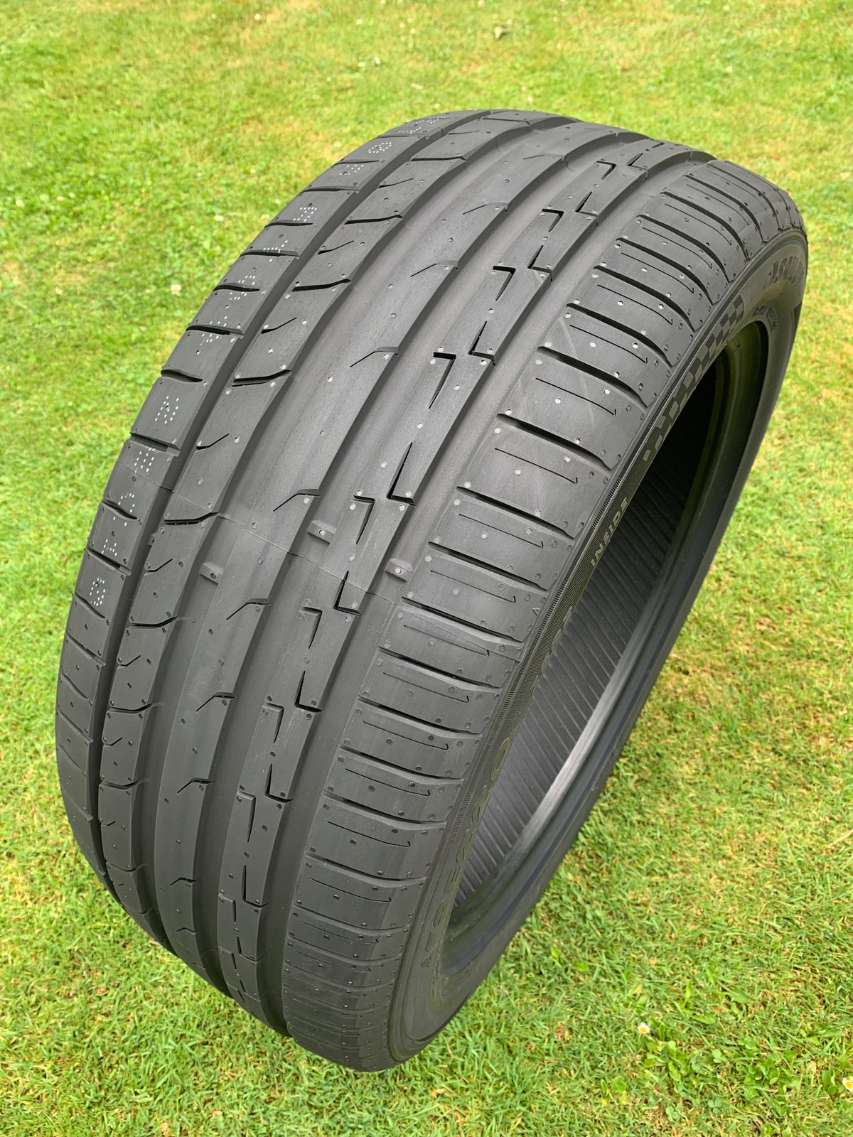 1x SAILUN ATREZZO ZSR 2 245/40/17 245/40R17 ZR17 Rant Summer 2026r Number of tires offered 1 pc.