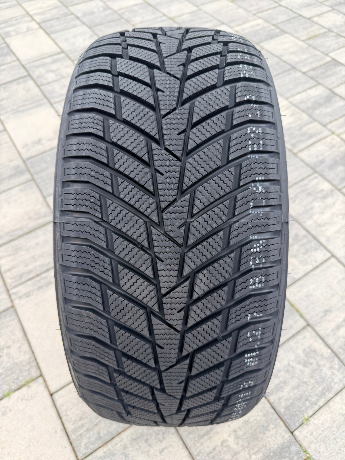 1x SAILUN Ice Blazer EVO 2 245/45/17 245/45R17 R17 Rant Winter 2026 Year of manufacture 2026
