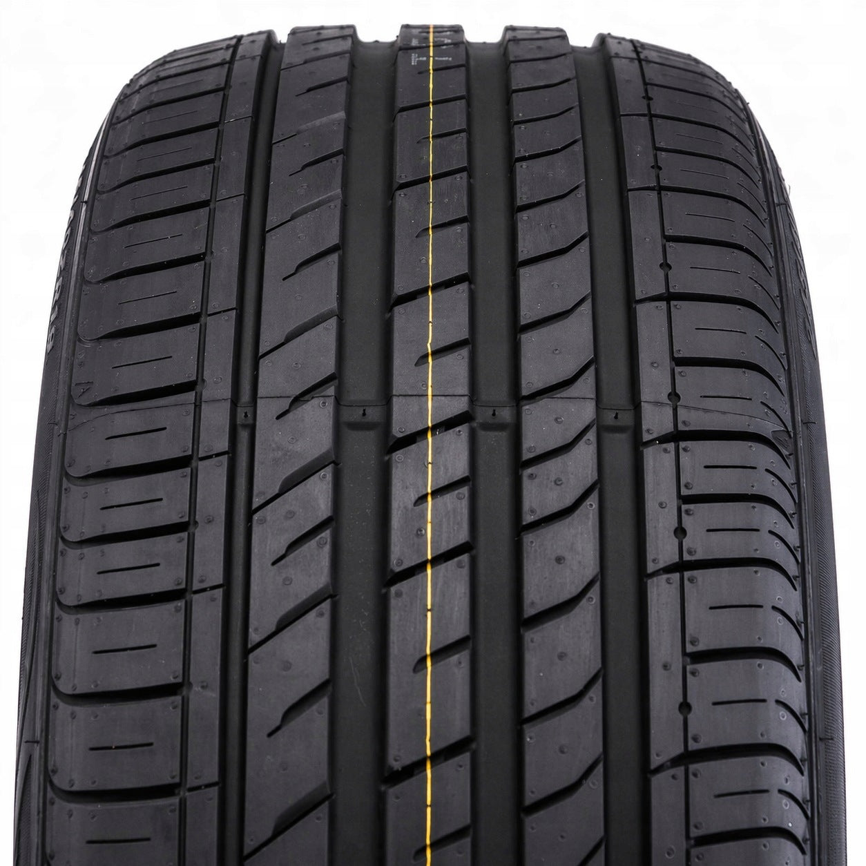 1x SUMMER TYRE 225/45R18 Nexen Nfera SU1 95Y Number of tires offered 1 pc.