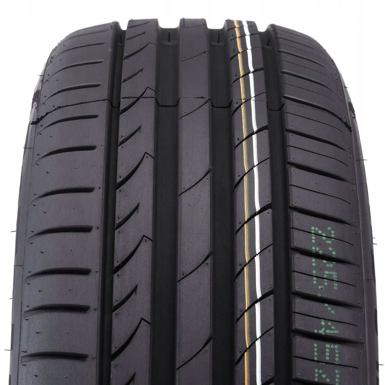 1x SUMMER TYRE 235/45R20 Rotalla RU01 100Y Number of tires offered 1 pc.