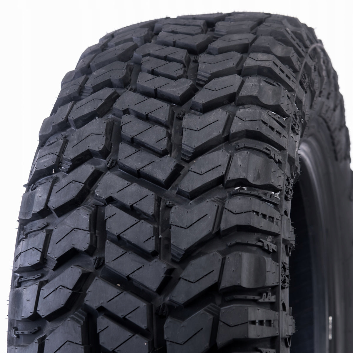 1x SUMMER TYRE 275/60R20 Radar RENEGADE R/T Q