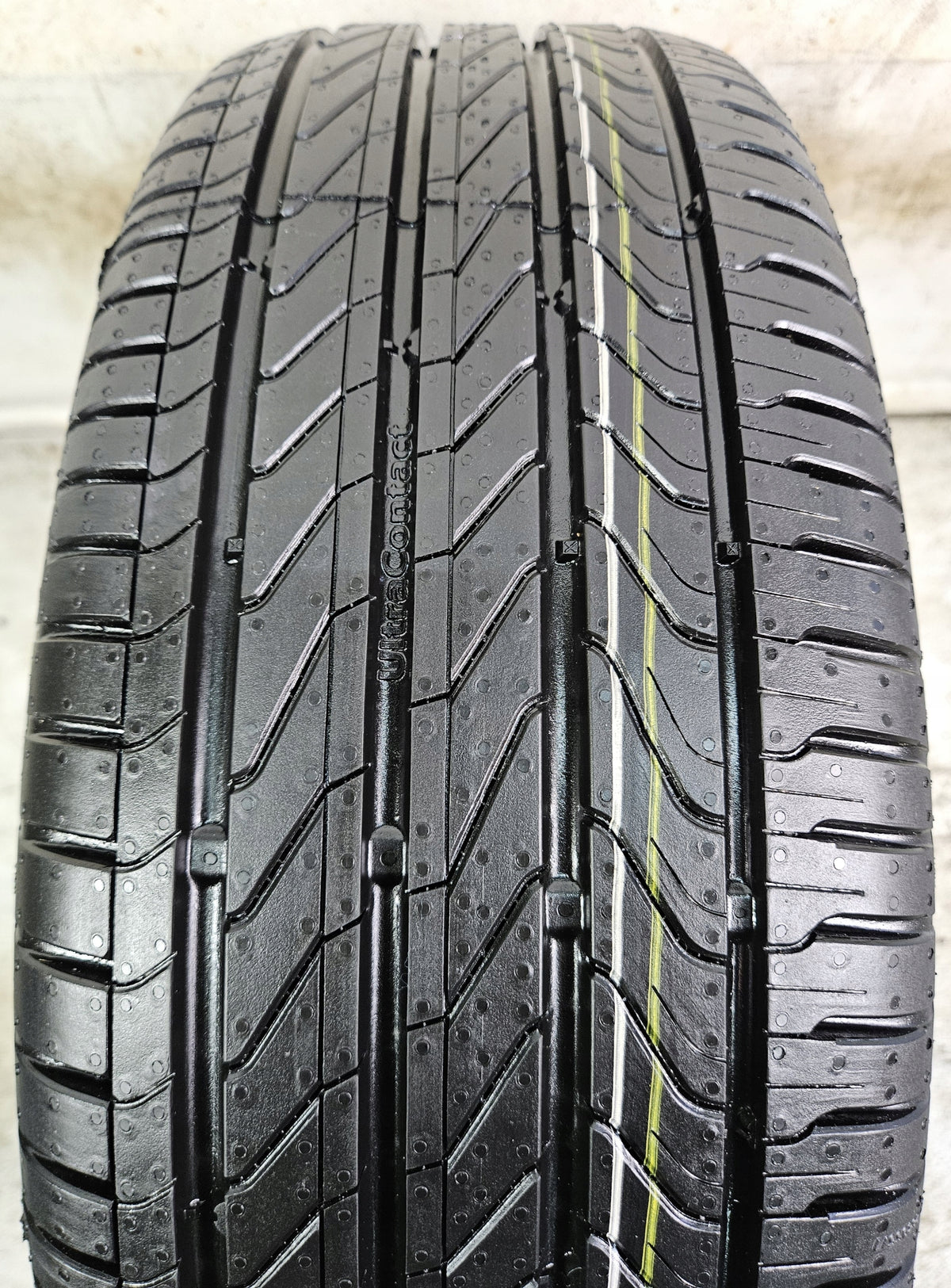 1x SUMMER TYRE CONTINENTAL ULTRACONTACT 215/60/16 215/60R16 99H XL 2025- Number of tires offered 1 pc.