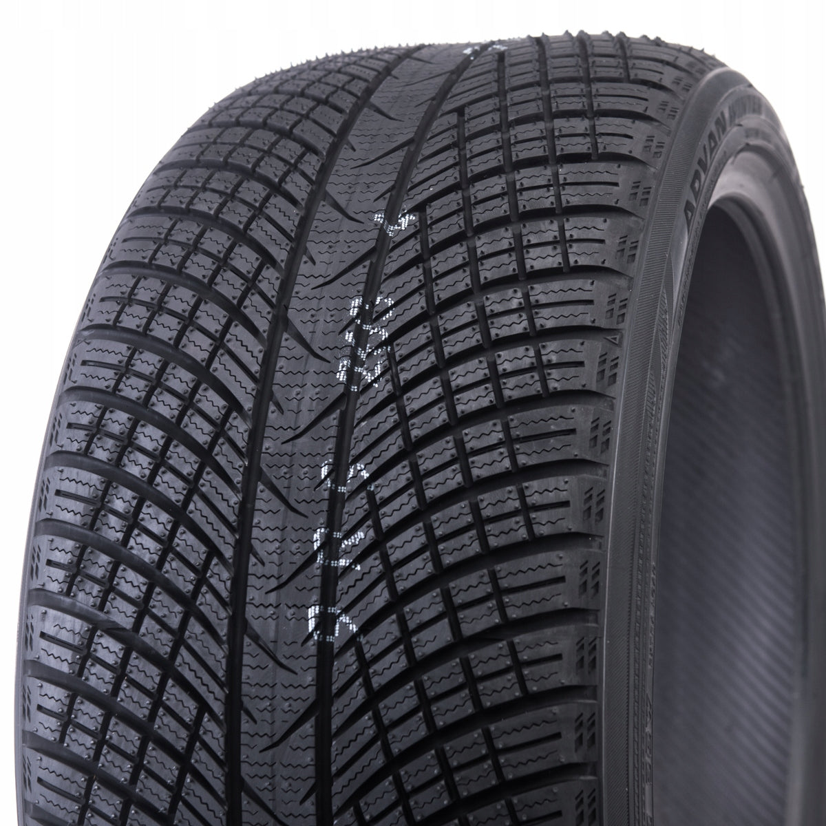 1x TYRE 255/45R19 Yokohama Advan Winter V907