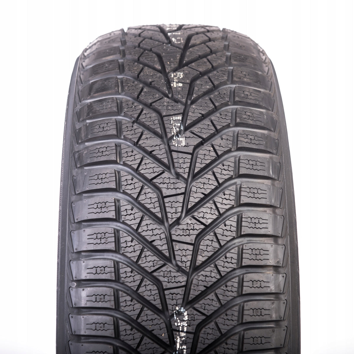 1x WINTER TYRE 245/50R18 Yokohama V905 104V Season winter