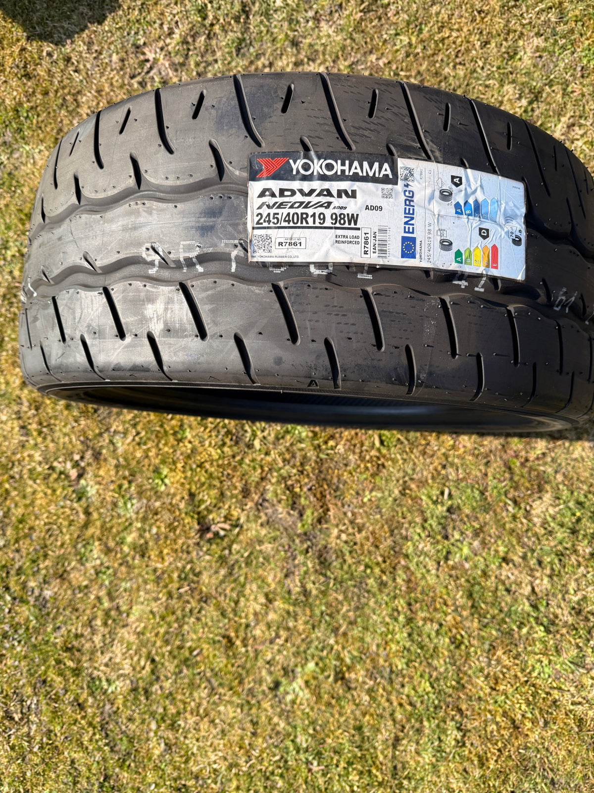 1x Yokohama Advan Neova AD09 245/40/19 245/40R19 245/40 R19 Summer Number of tires offered 1 pc.
