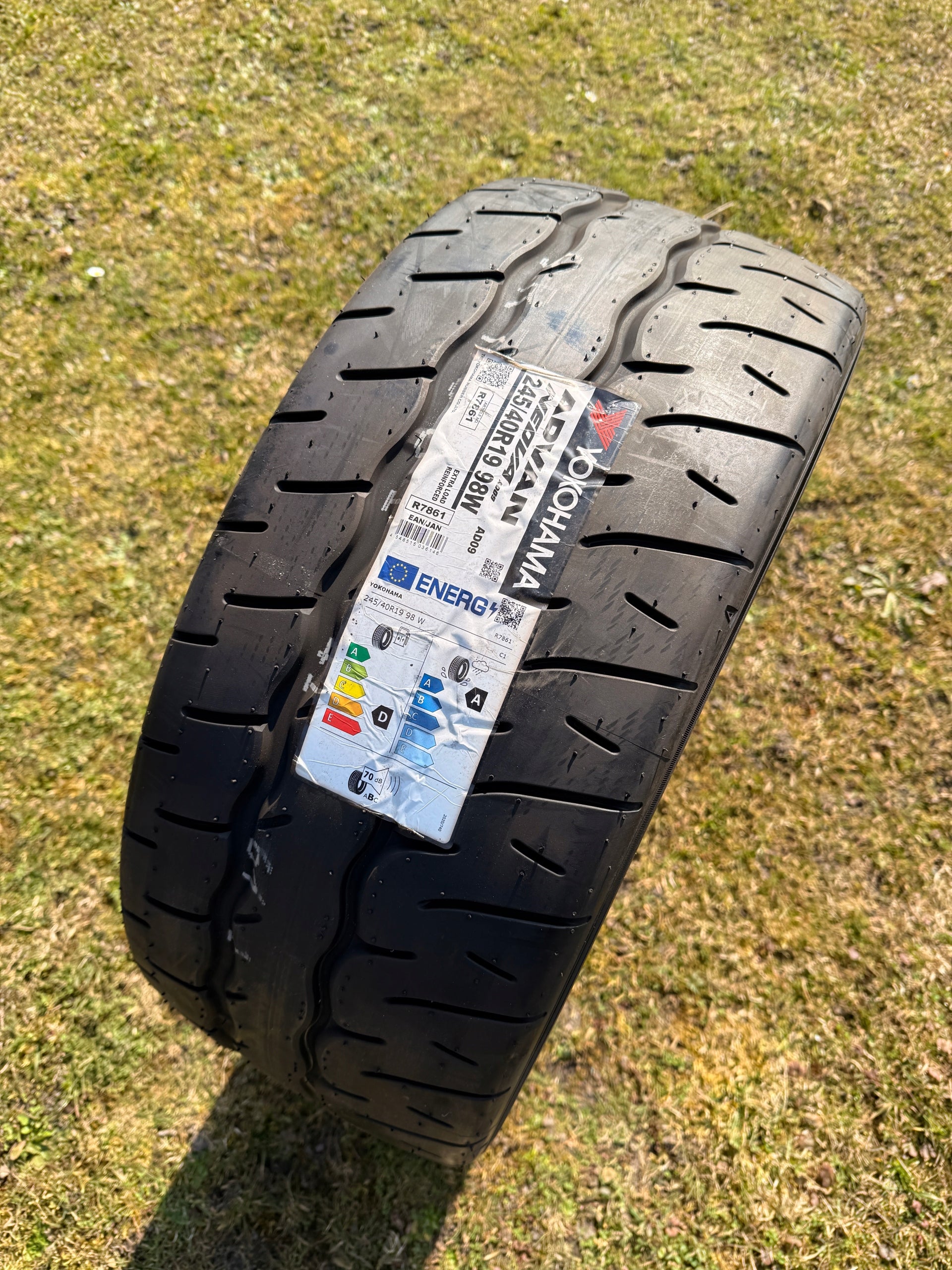 1x Yokohama Advan Neova AD09 245/40/19 245/40R19 245/40 R19 Summer Season summer