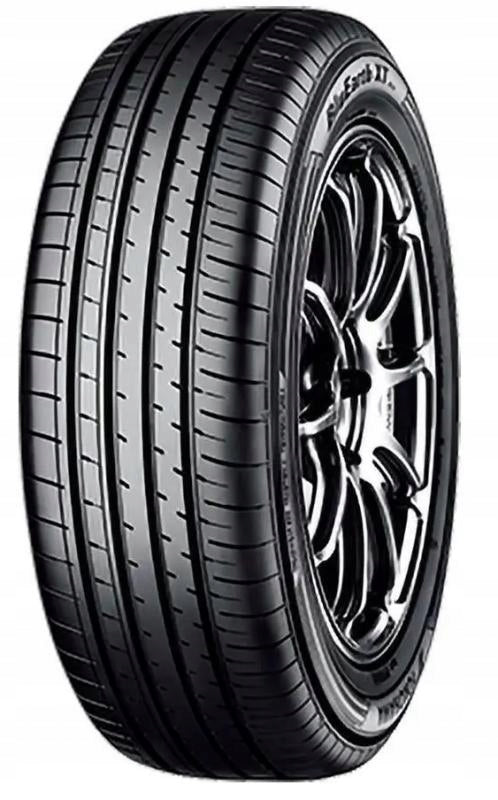 1x Yokohama BluEarth-XT AE61 215/60R17 96H
