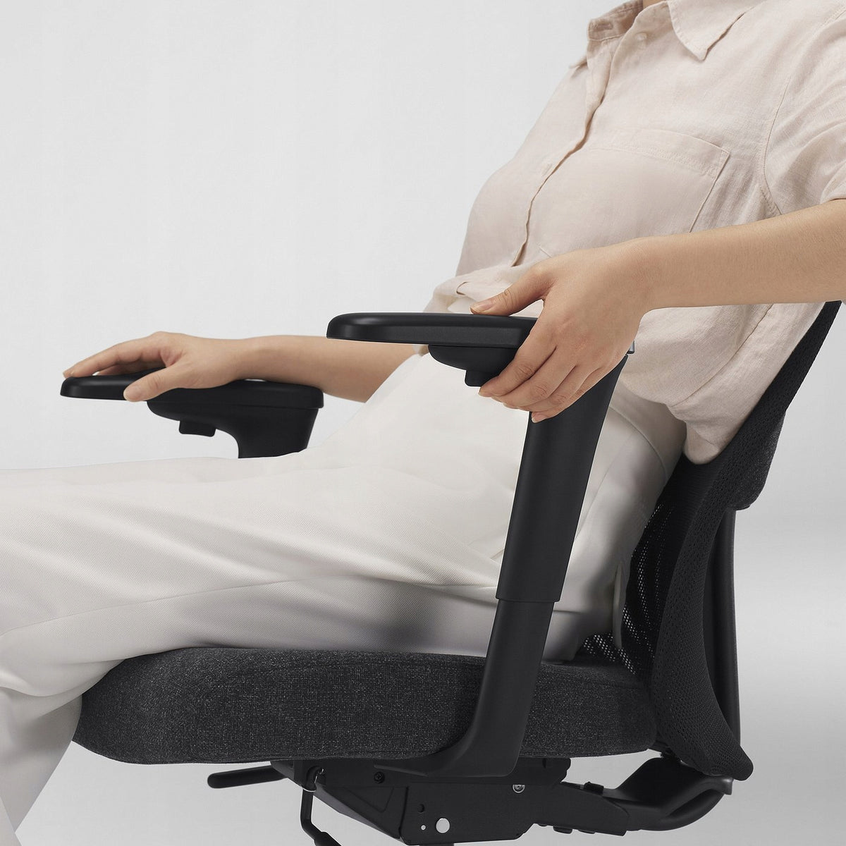 2 pcs JARVFJALLET Office Chair with Armrests - Gunnared Furniture depth 68 cm