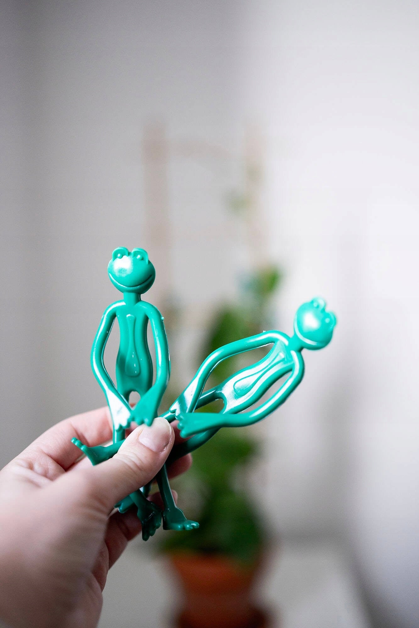 2 pcs PLANT FASTENING FROGS GARDENING CLASPS FROGS 13 cm Number of pieces 2 pcs