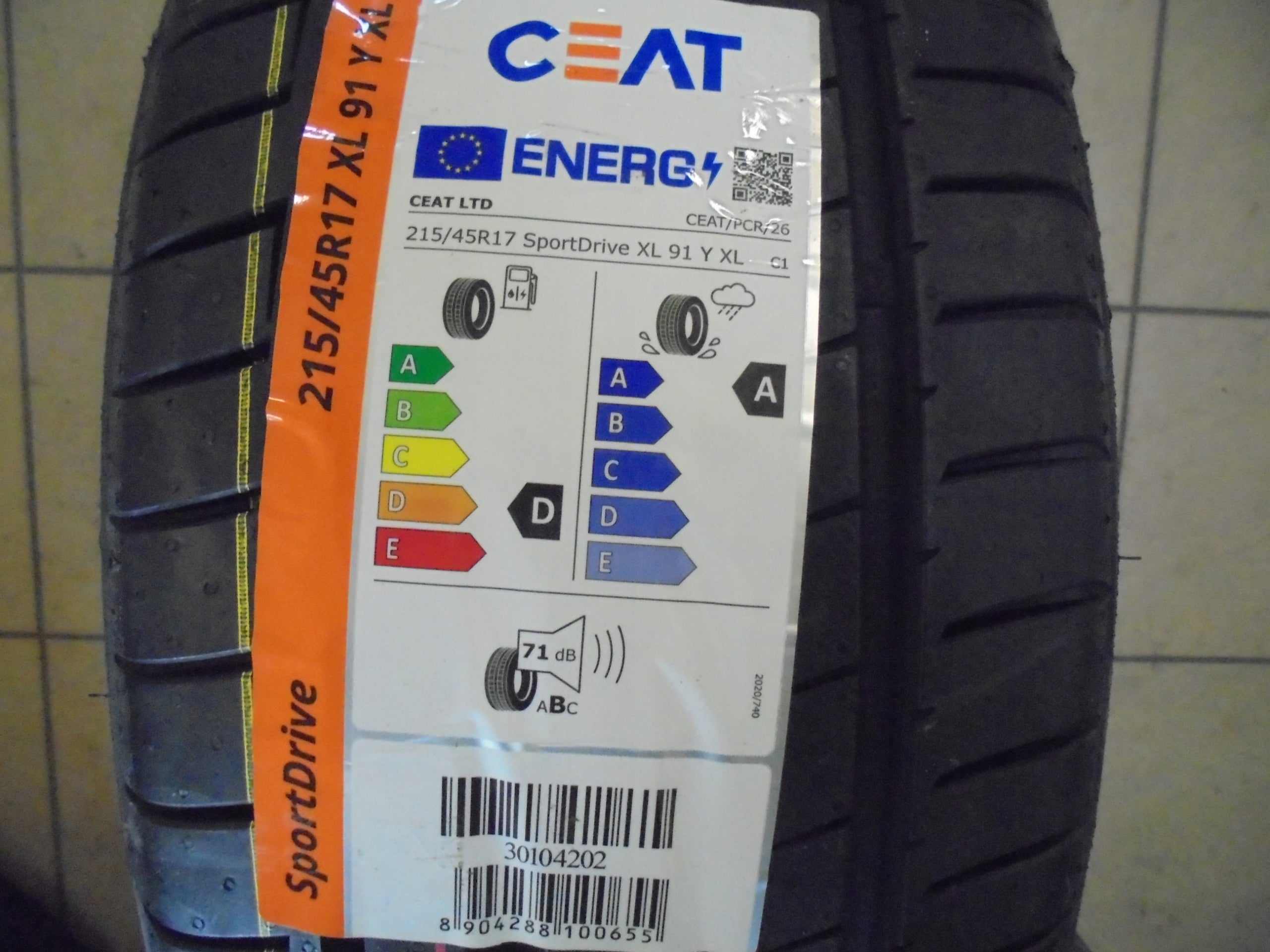 215/45R17 Ceat SportDrive
