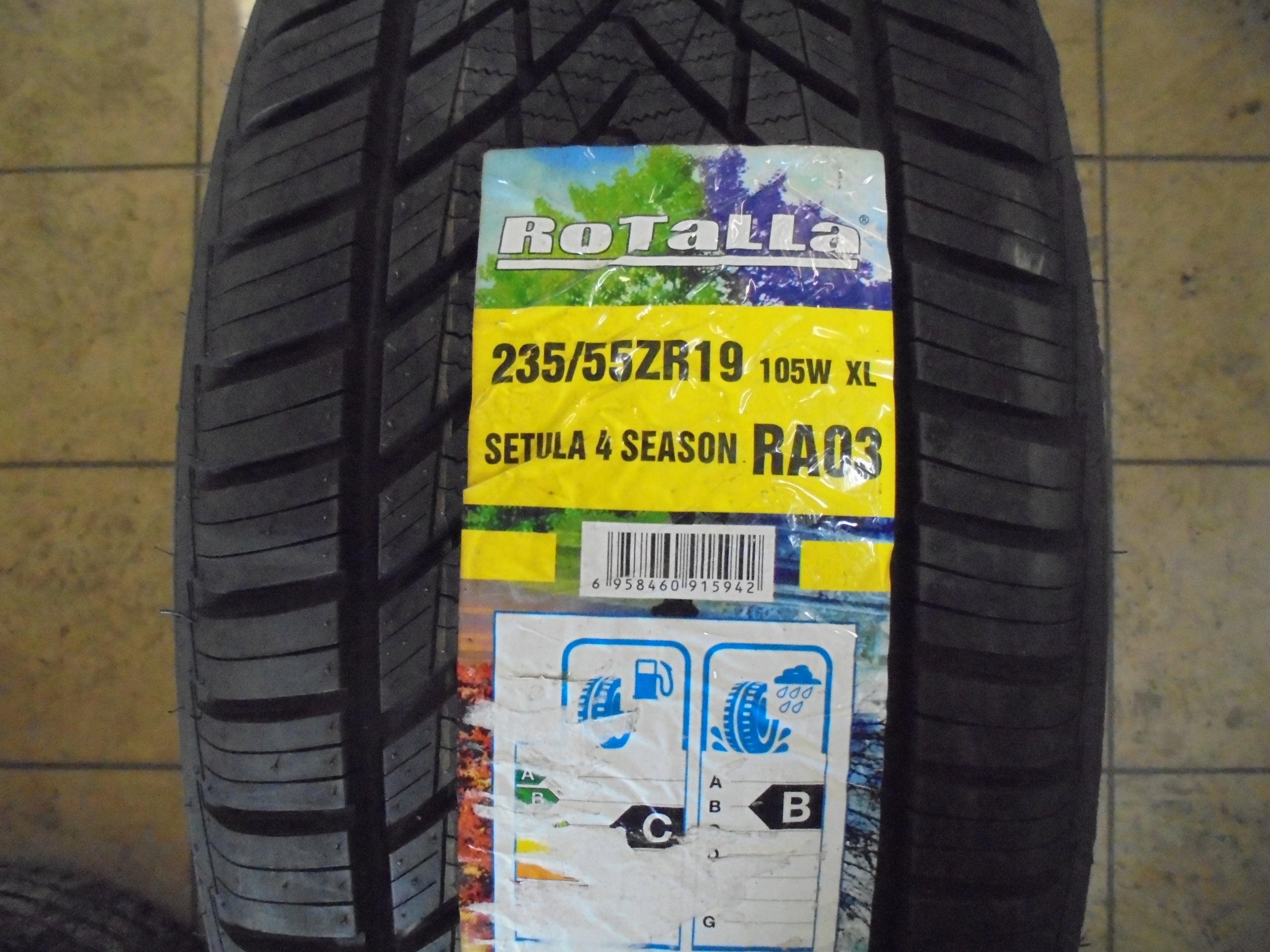 235/55ZR19 Rotalla Setula 4 Season RA03
