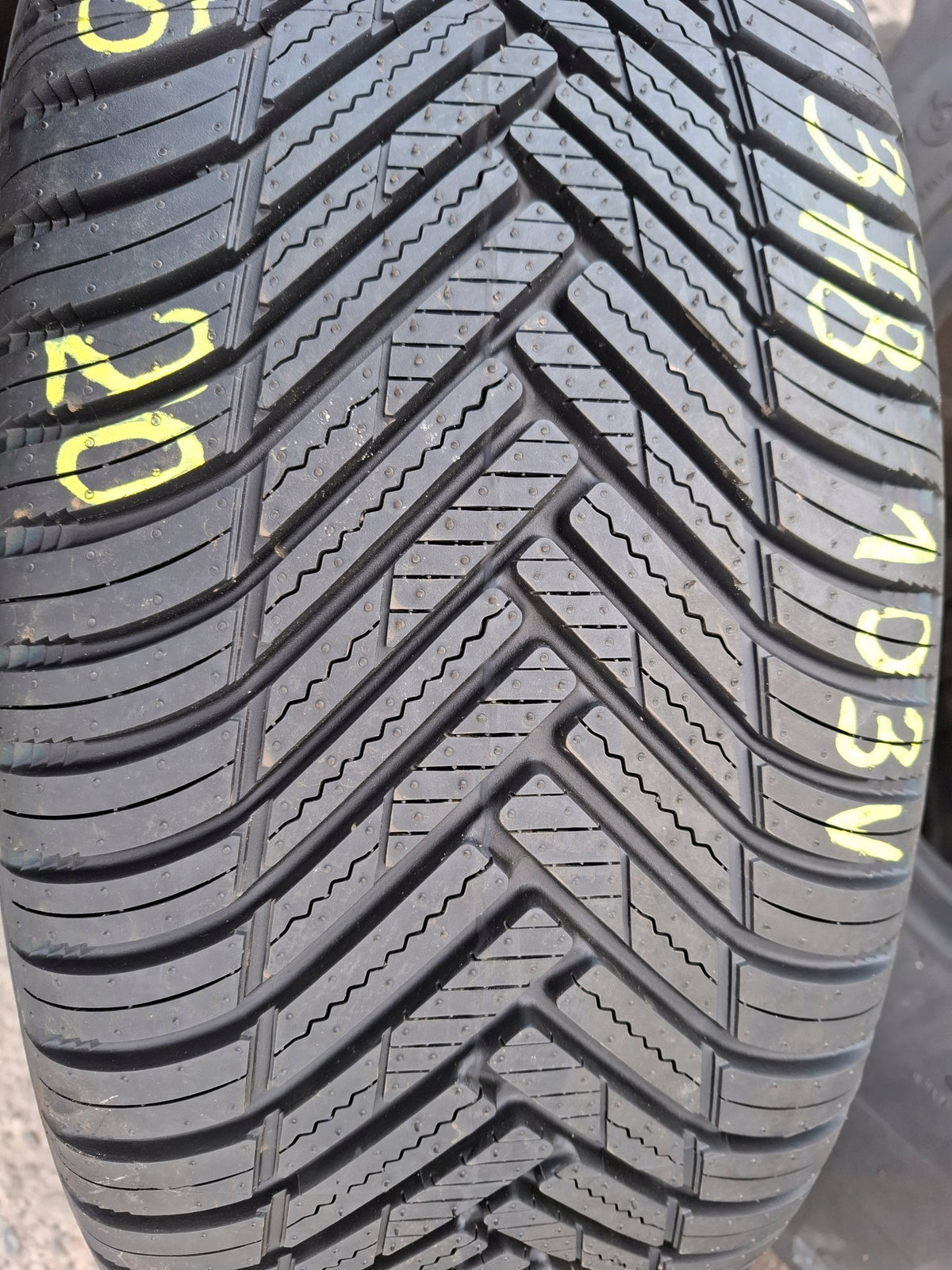 245 45 20 HANKOOK KINERGY 4S2 X Year of manufacture 2023
