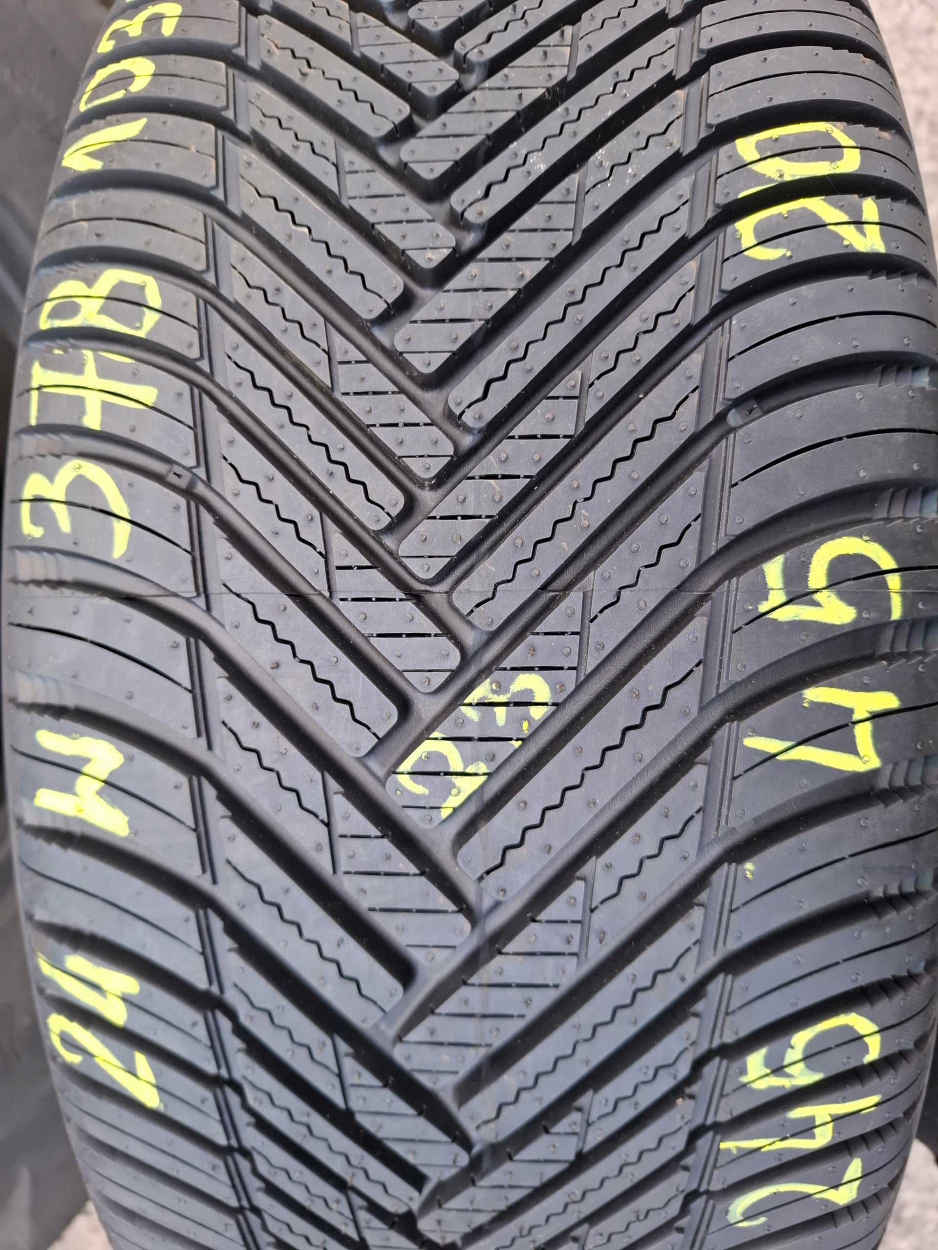 245 45 20 HANKOOK KINERGY 4S2 X