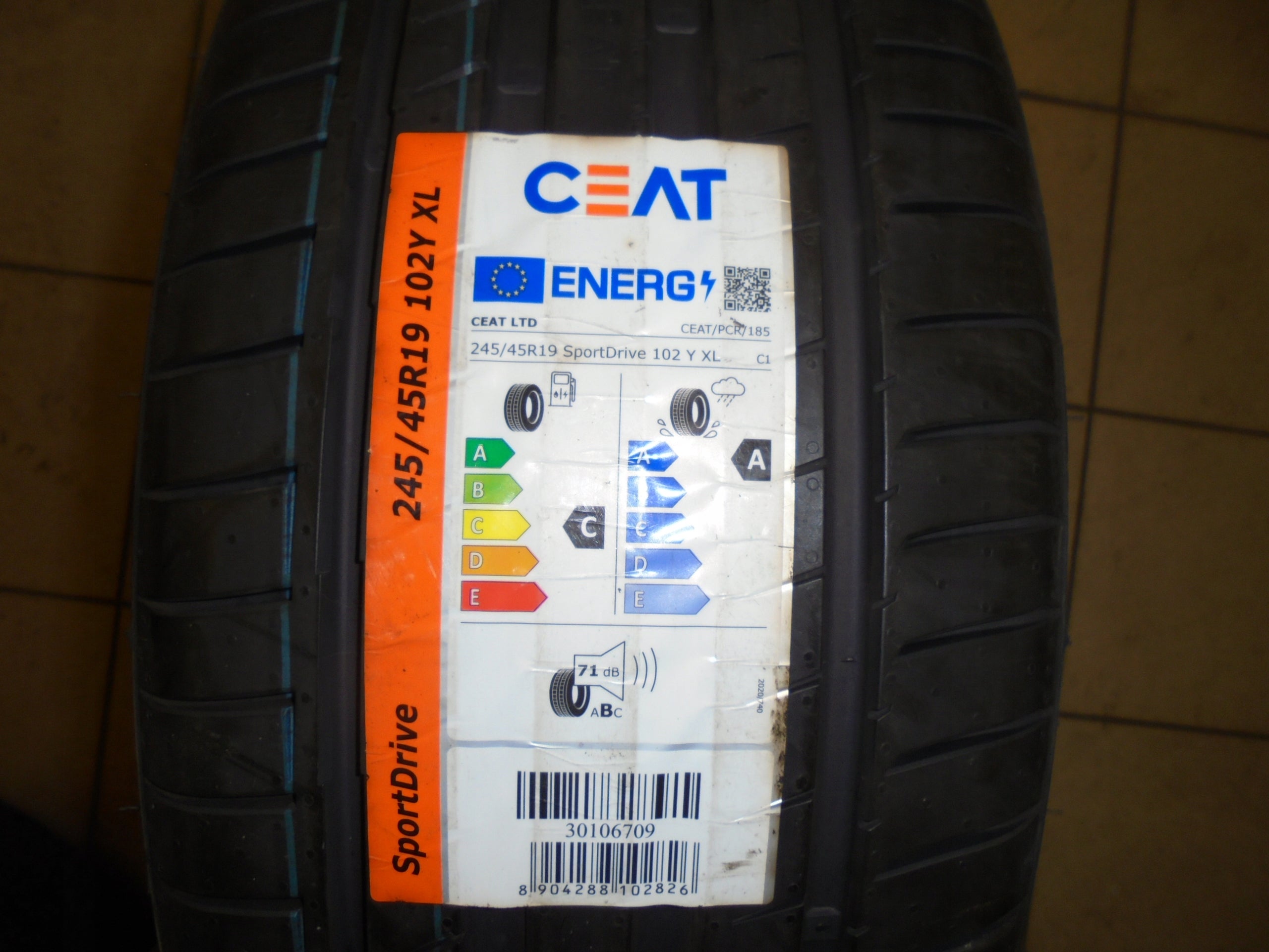 245/45R19 Ceat SportDrive