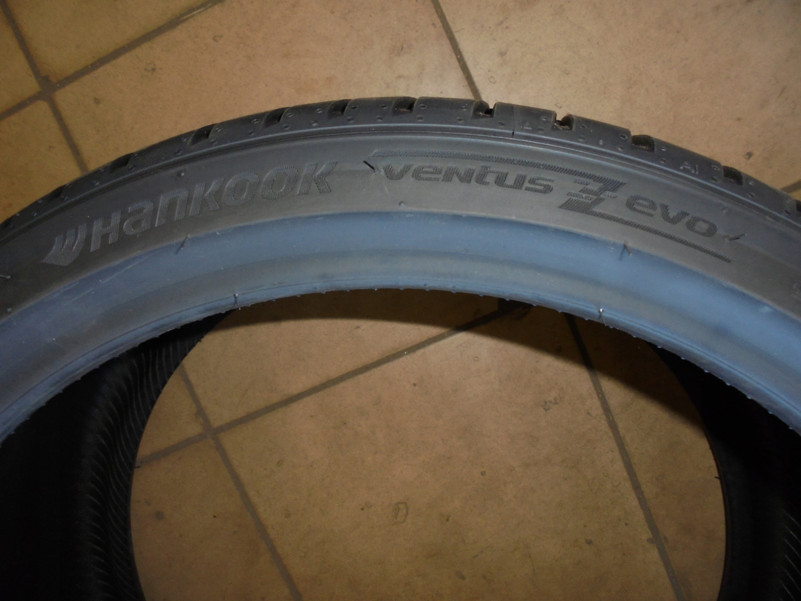 255/30ZR19 Hankook Ventus Evo K137 Number of tires offered 1 pc.