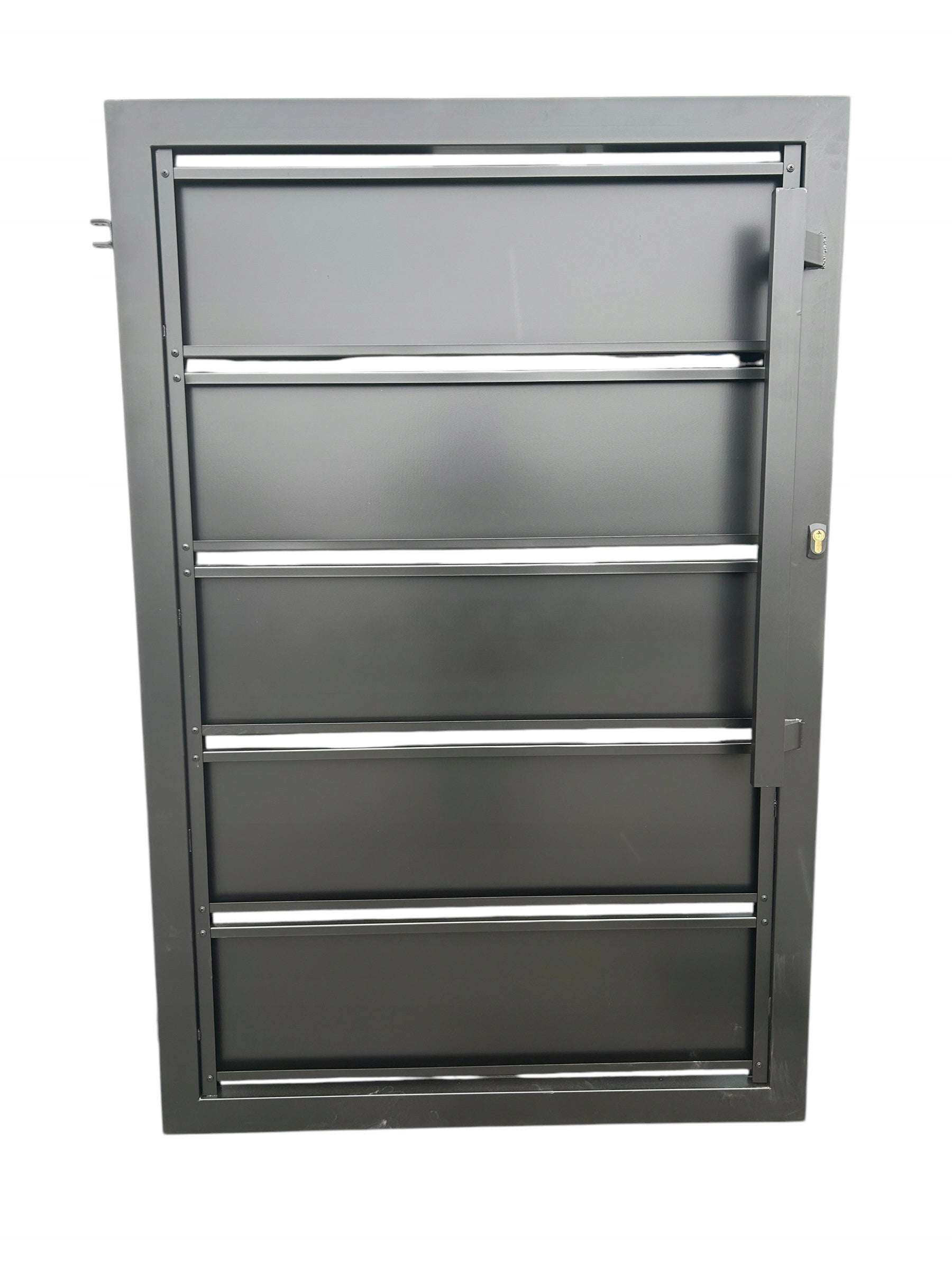 Įvažiavimo vartai 4x1,5 m su varteliais, pusiau uždari, 250 metalinių strypų