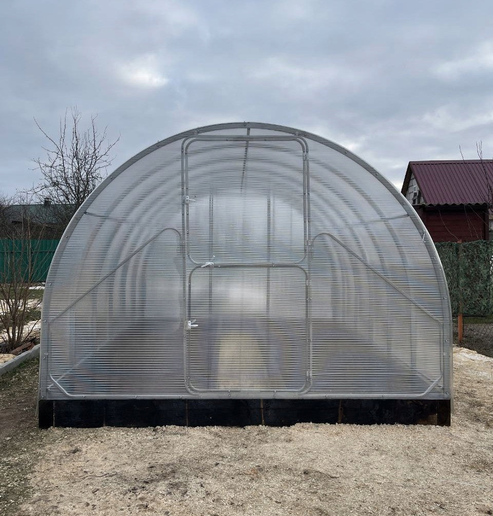 Sodo tunelio šiltnamis, polikarbonatas 4 mm, 3,5x8 m, rėmas 20x40 mm, modelis 2025