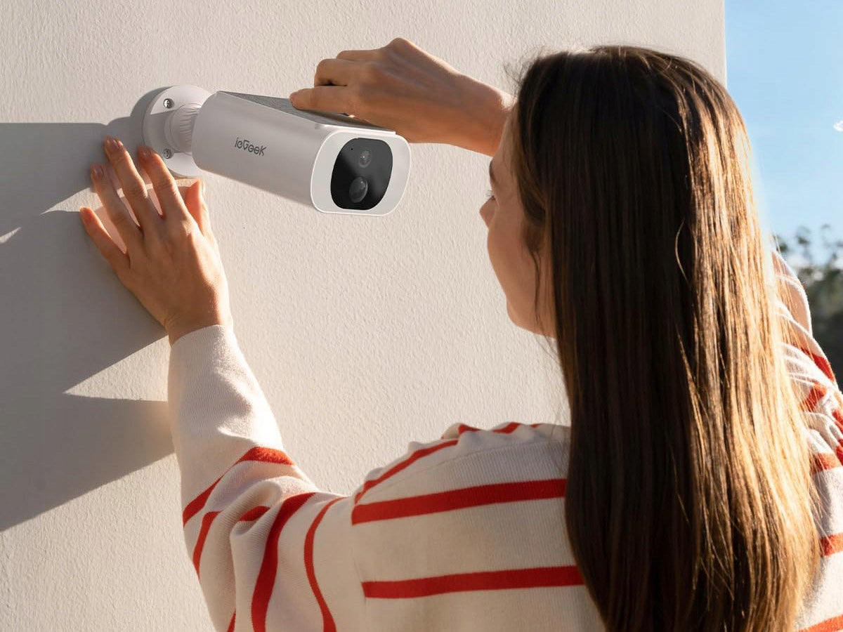 2PCS Solar Wireless Outdoor WiFi IP Camera 5MPx Notifications 5MP Packaging status original
