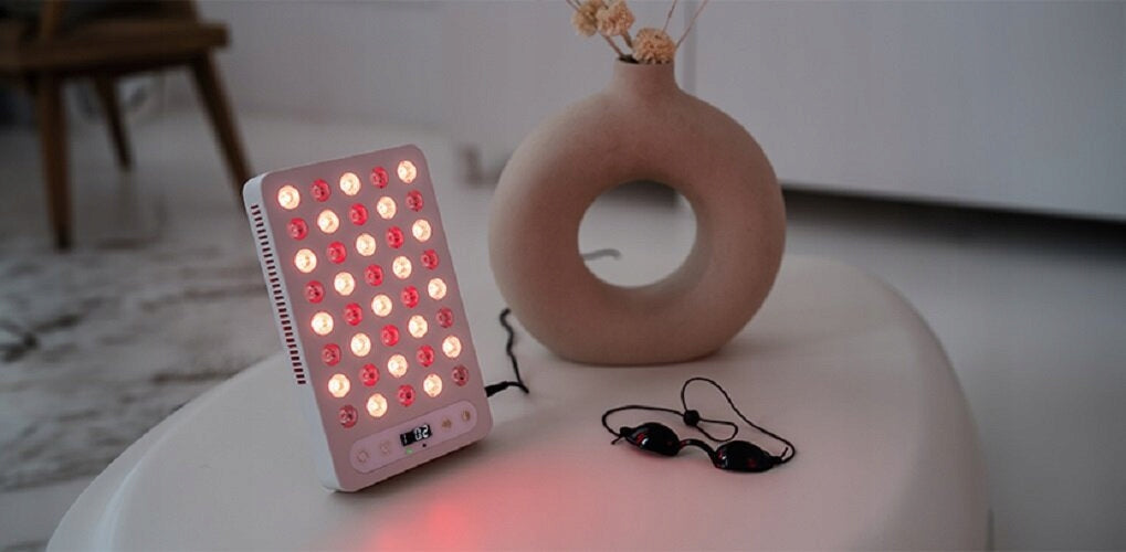2X BEAUTIFLY SkinPure Therapy - LED Light Therapy Device Product weight with unit packaging 1.5 kg