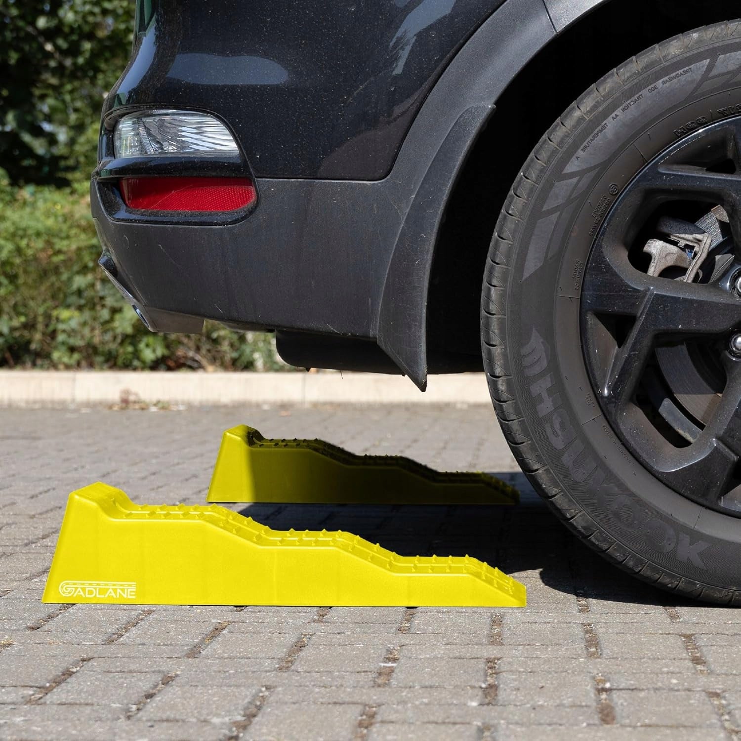 2X CAR OVERRUNS CAR OVERRUN RAMP DRIVEWAY UP TO 5 TONS Manufacturer code GL1731