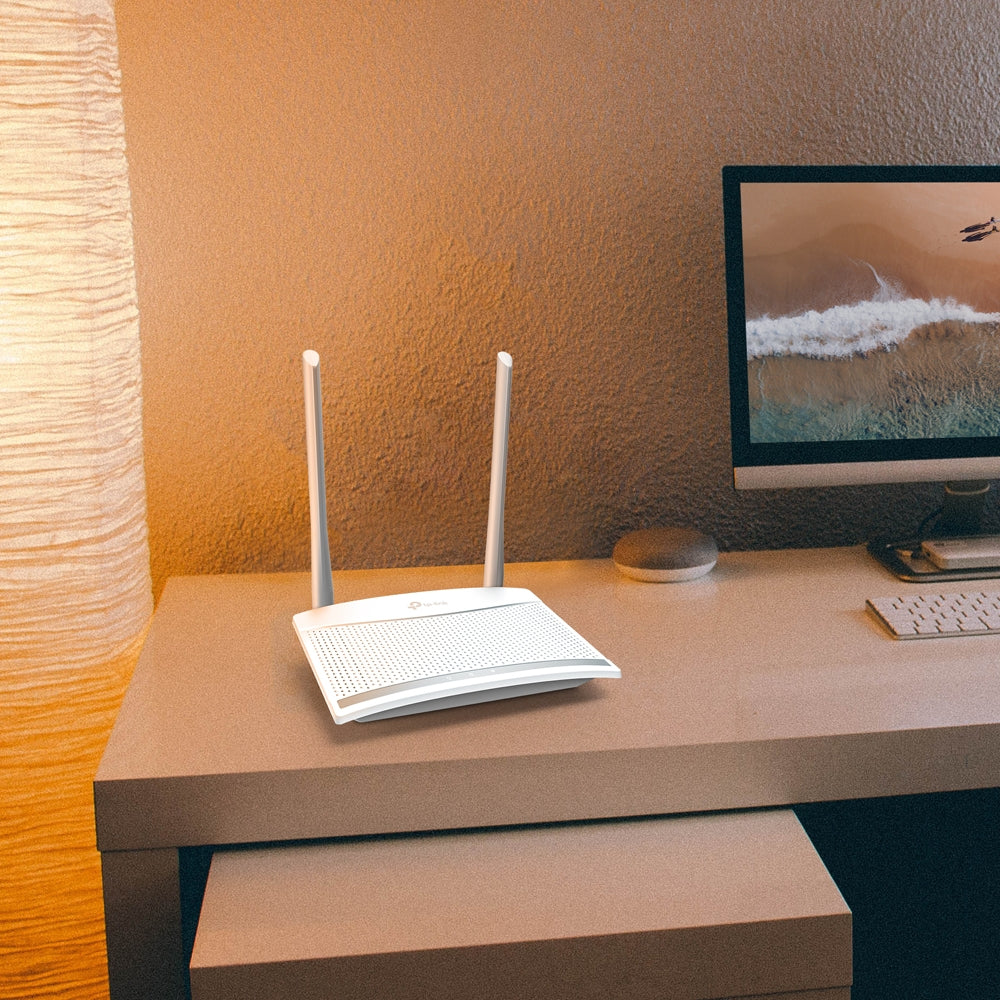 2X TP-Link TL-WR820N router (300Mb/s b/g/n)