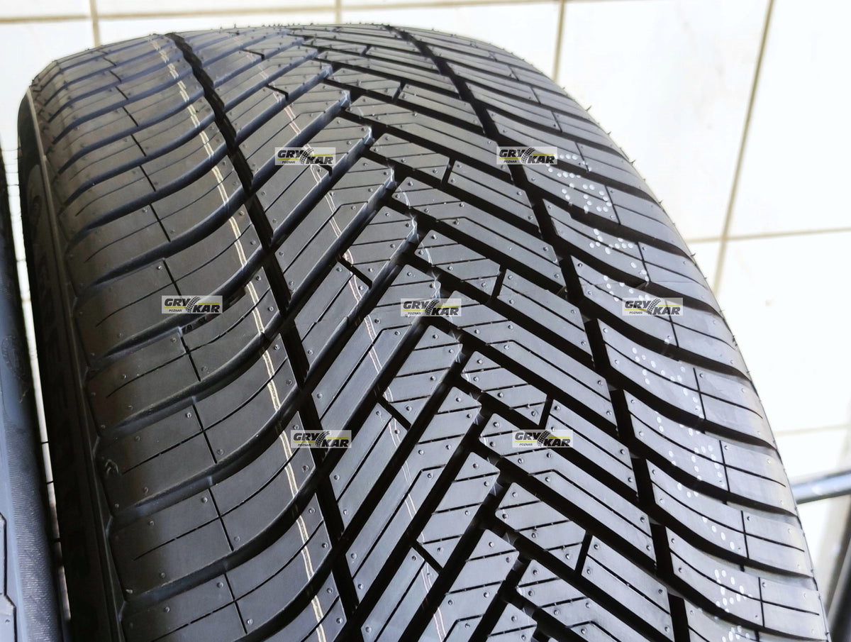 2x 225/40R18 Greentrac Season Master 2026 C/B/71dB 3 years warranty. Year of manufacture 2026