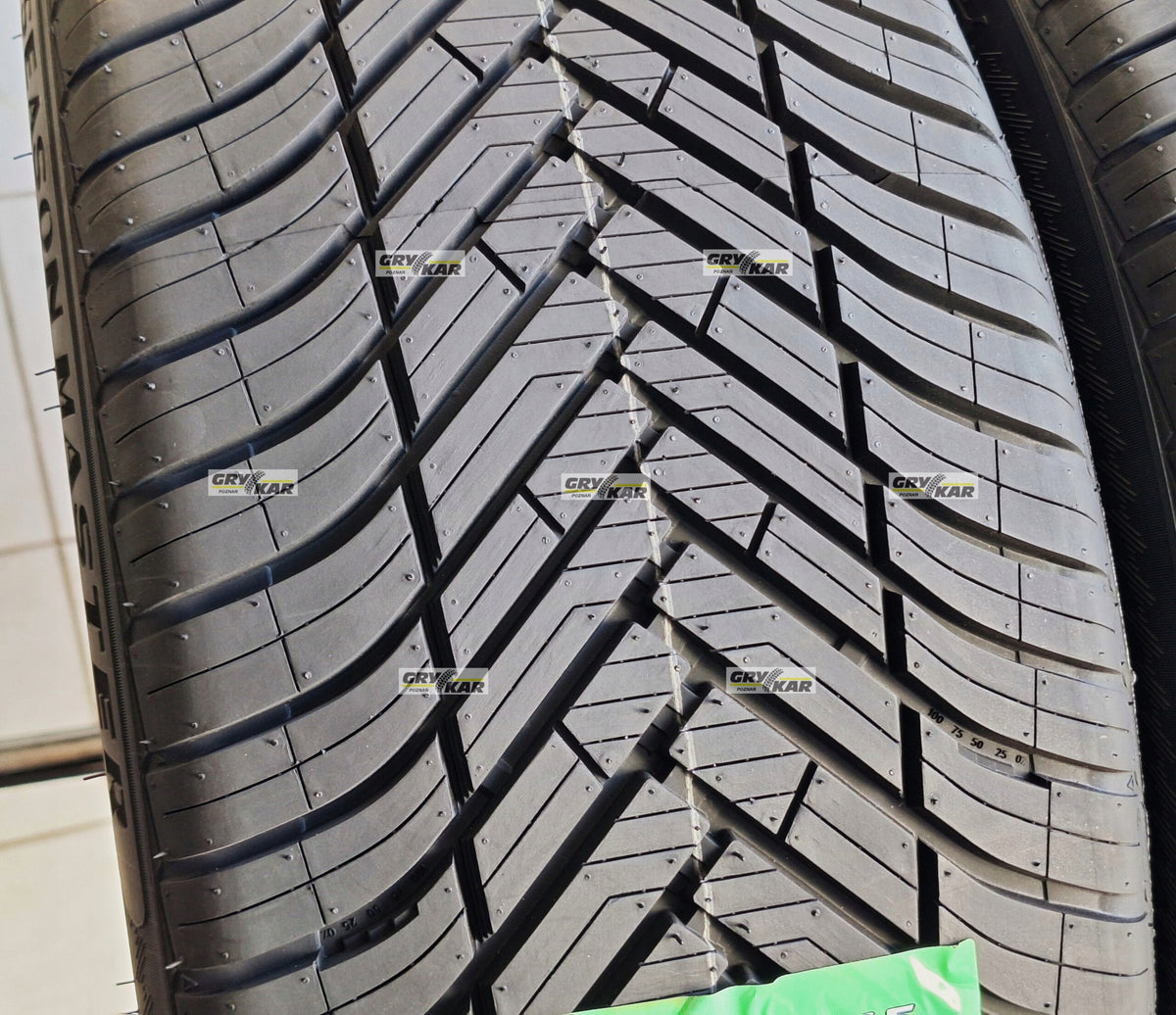 2x 225/45R18 Greentrac Season Master 2025 tires, 3-year warranty Year of manufacture 2025