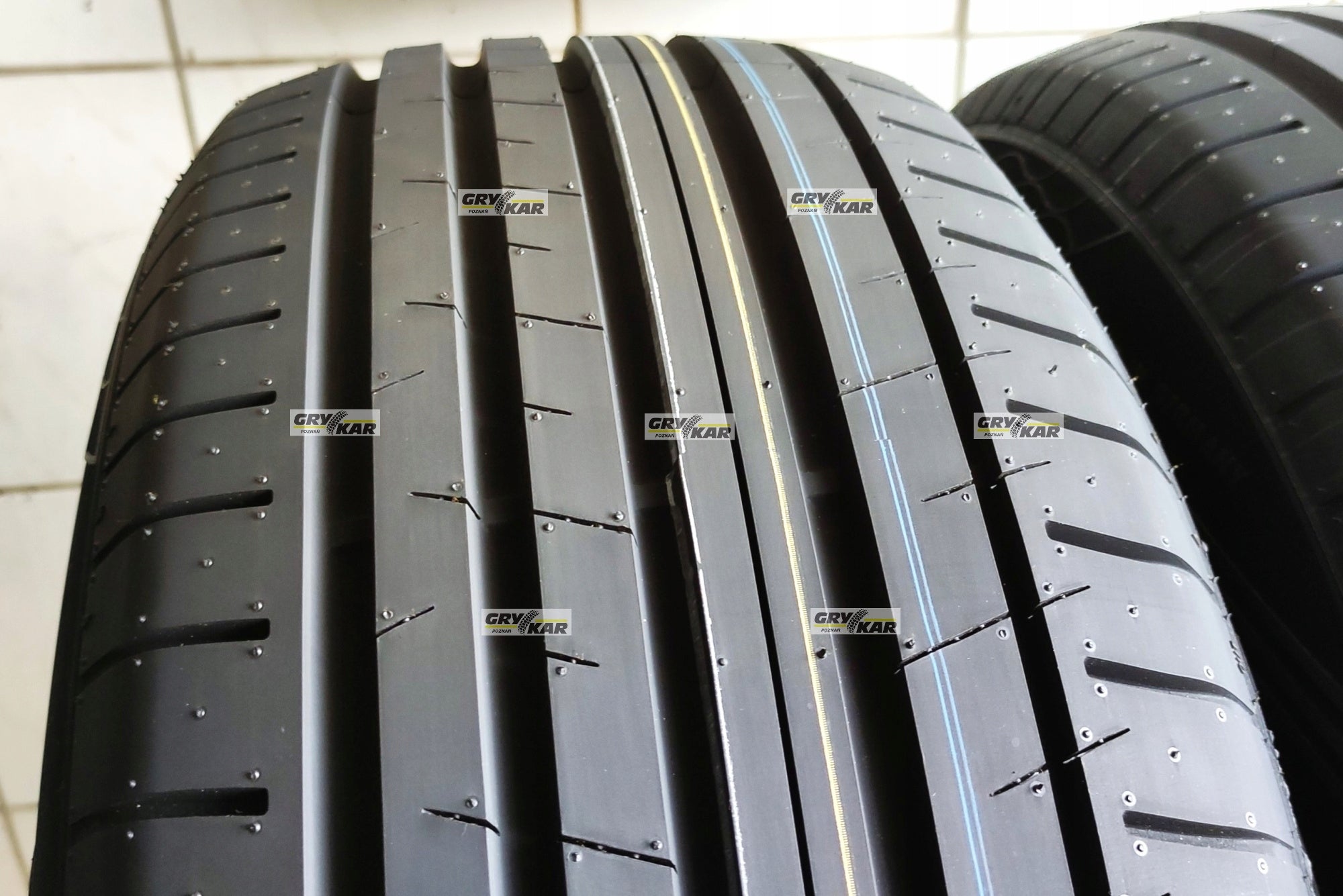 2x 225/55R17 Greentrac Quest-X adhesion: A 2026r 3 years of buzz. Year of manufacture 2026