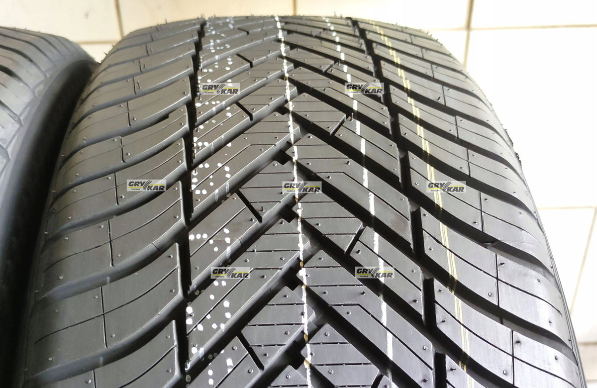 2x 235/45R18 Greentrac Season Master 2025 C/B/71dB 3 years warranty. Number of tires offered 2 pcs.