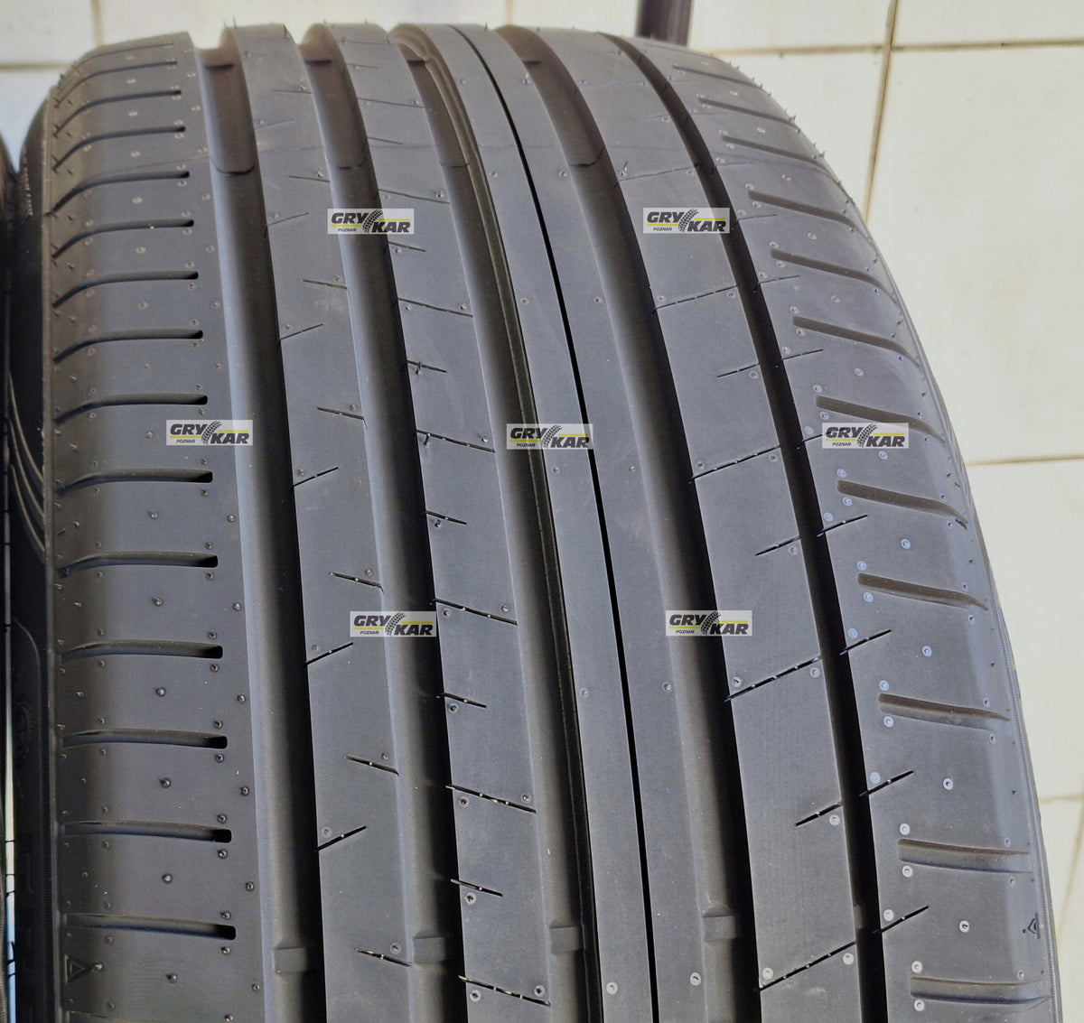 2x 245/40R18 Greentrac Quest-X grip: A 2026r 3 years of buzz. Year of manufacture 2026