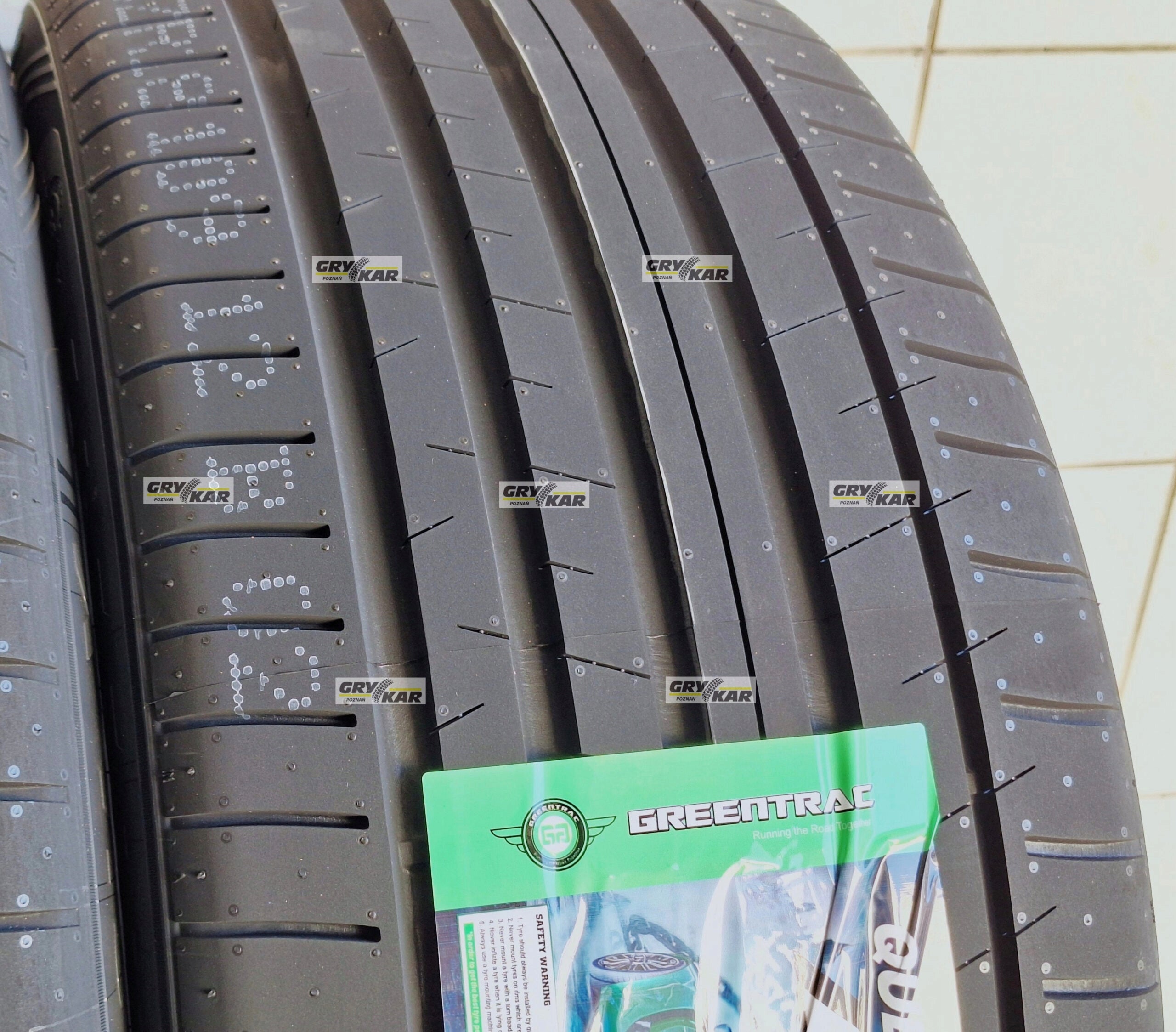 2x 245/45R18 Greentrac Quest-X grip: A 2026r 3 years of buzz. Year of manufacture 2026