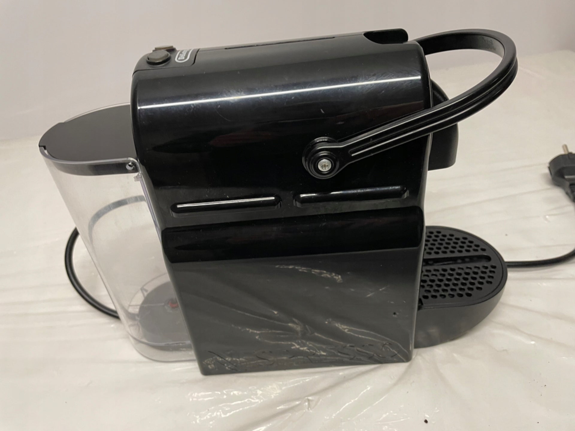 2x DeLonghi Nespresso Inissia EN80.B capsule machine (1260W; black Model Inissia