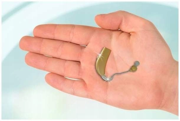 2x GERMAN HEARING AID SOUND AMPLIFIER BEHIND-THE-EAR LIGHT DISCREET Medical device no