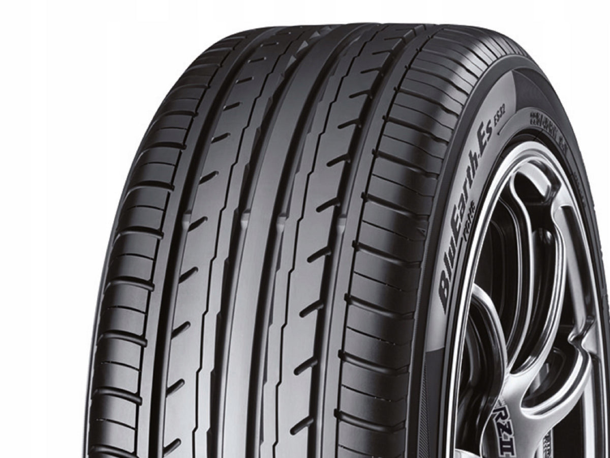 2x Yokohama 185/65R15 88T BLUEARTH-ES ES32