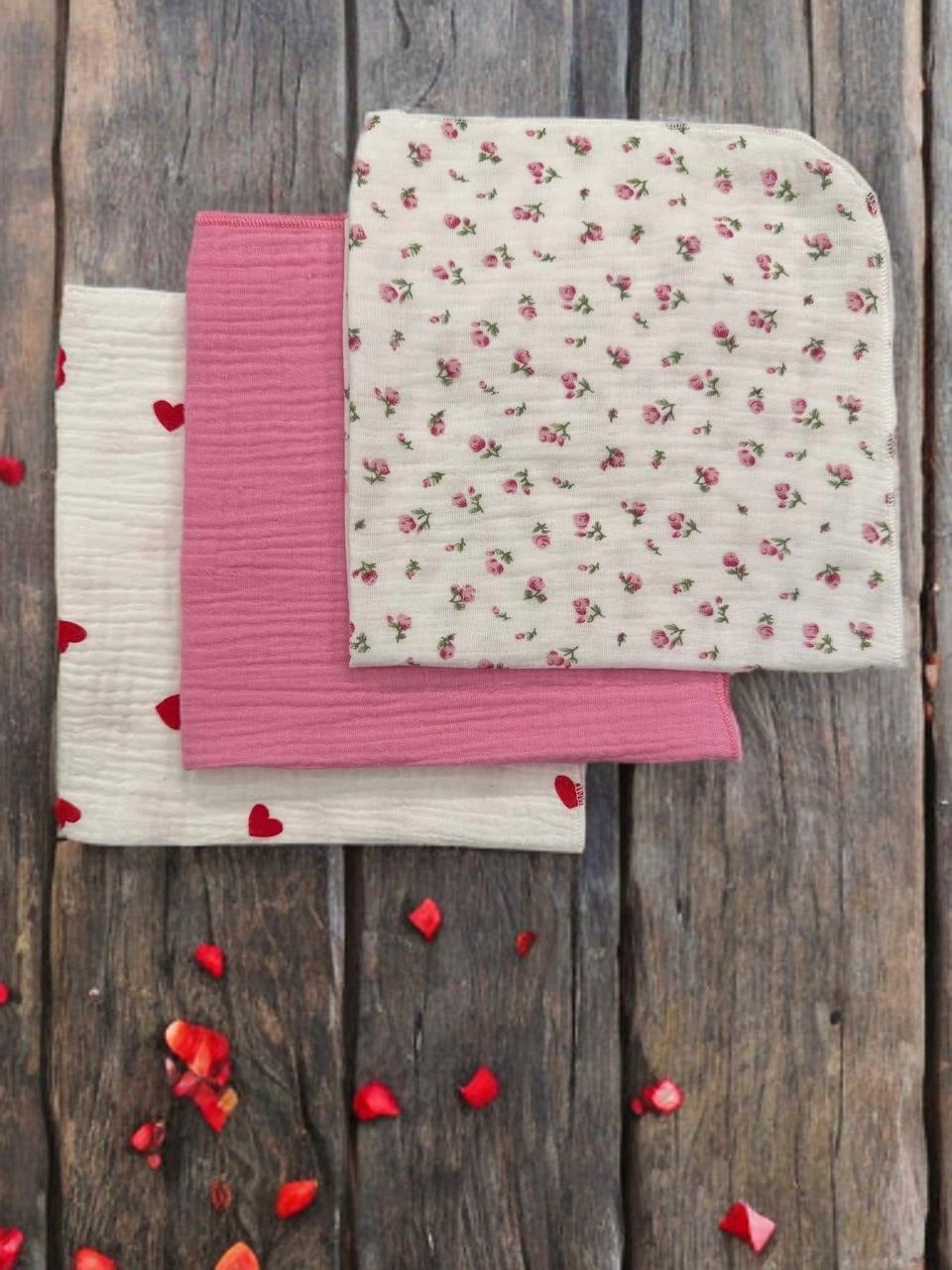 3-PACK MINI DIAPERS MUSLIN 38x38 Cloths ROSES, HEARTS, ROSES Brand Dartomik