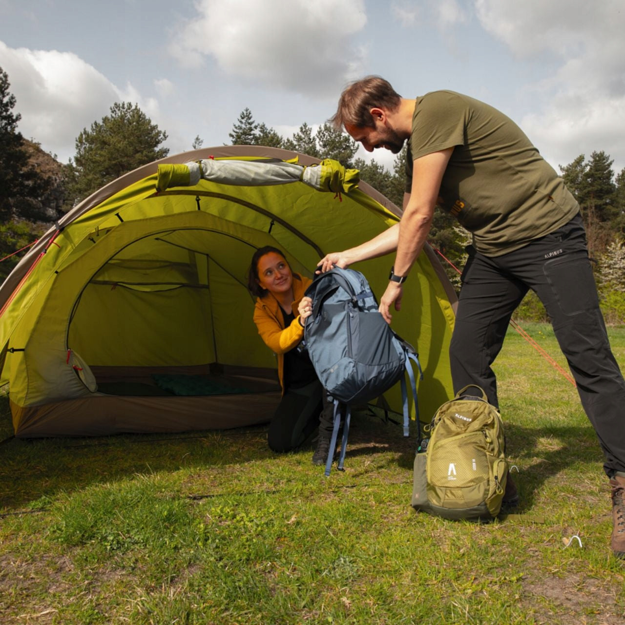 3 Person Hiking Camping Tent ALPINUS ARCO Waterproof Brand Alpinus