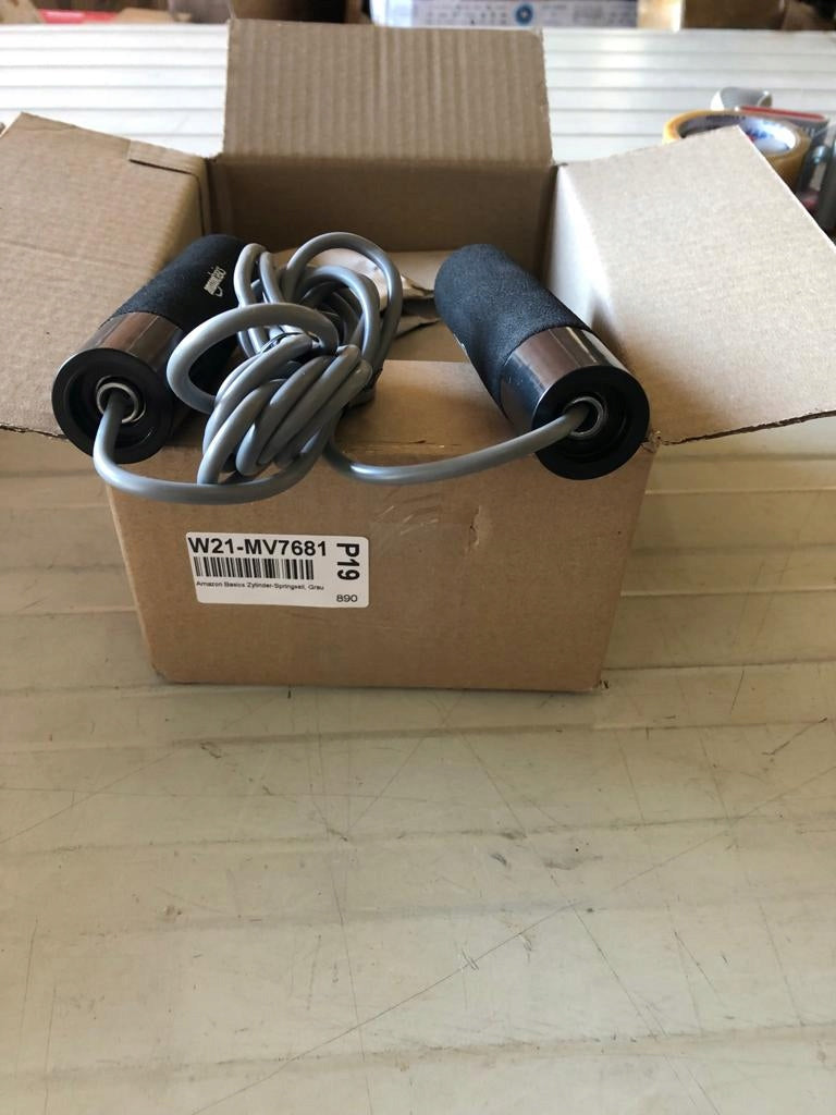 34 Jump rope made of plastic 2,74 cm black Manufacturer code IR97121-GY