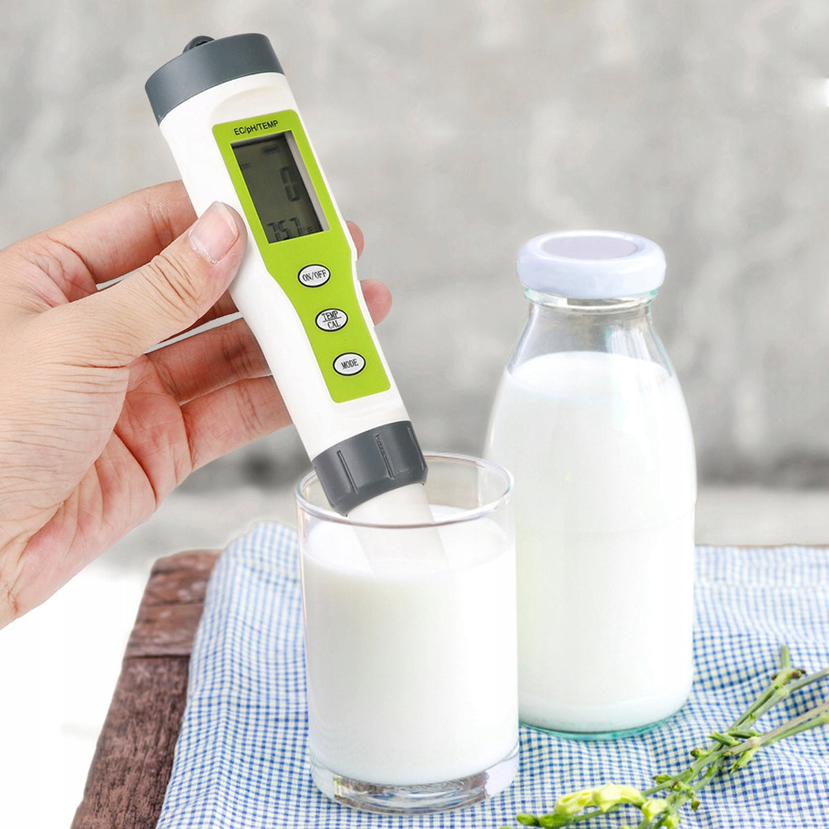 3IN1 PORTABLE WATER QUALITY TESTER PH/EC/TEMP Model 21823